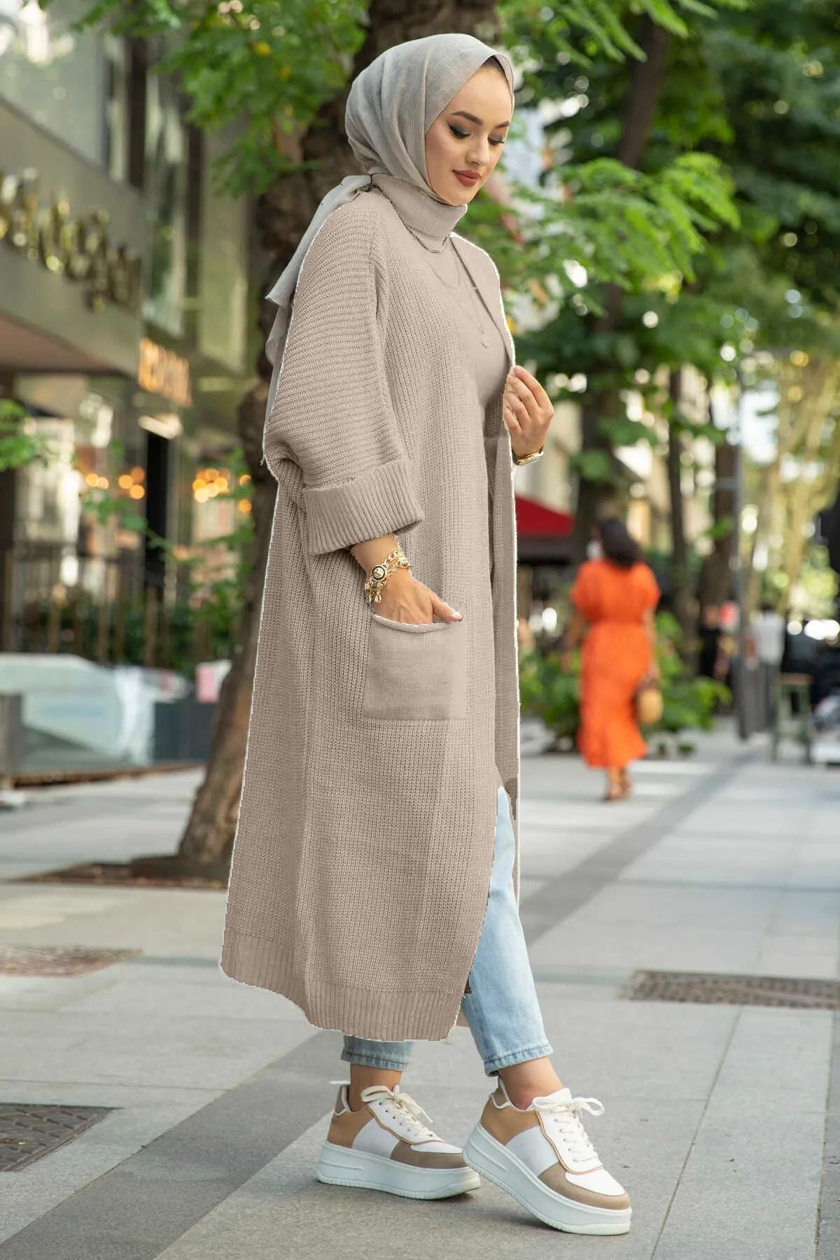 complete the look image