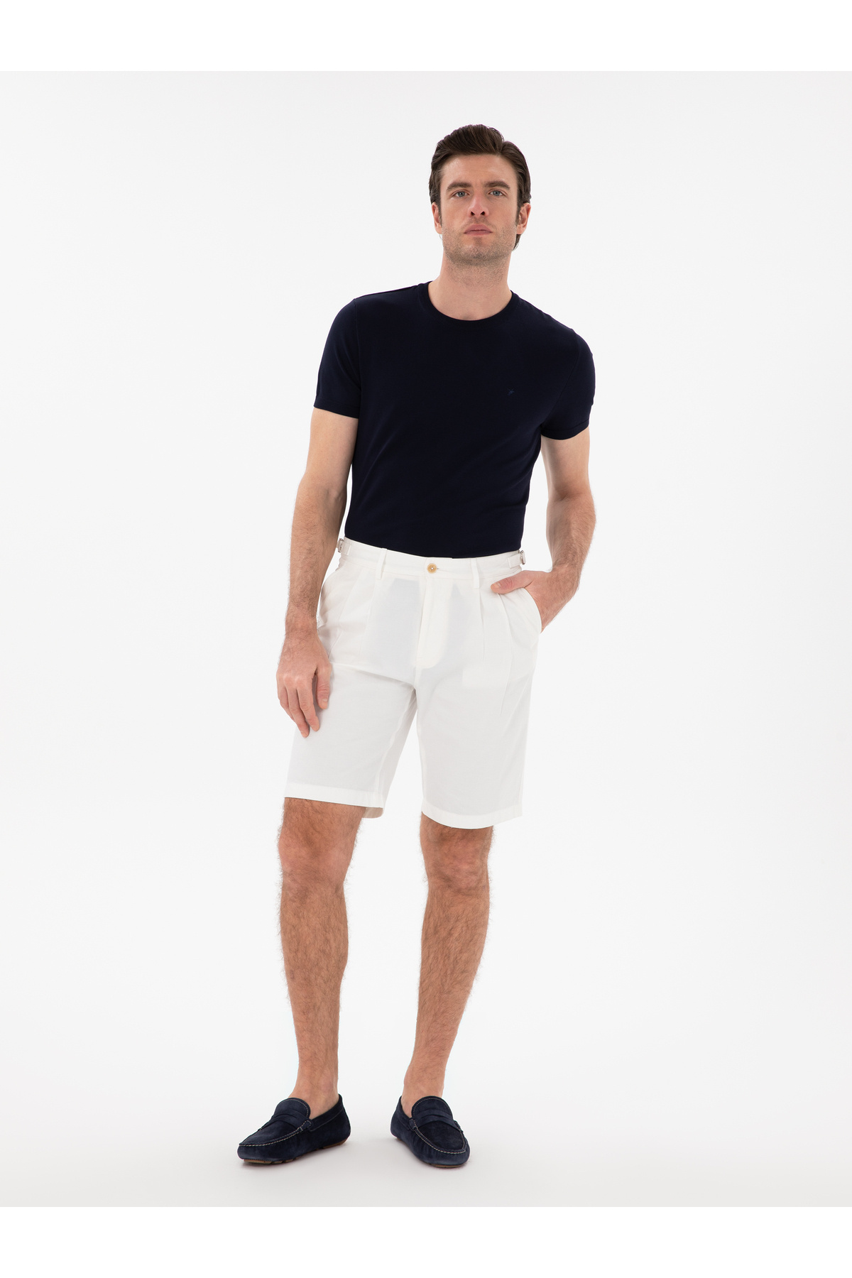 شلوارک برمودای پلیسه دار نخی معمولی سفید رنگ برند کاشارل کد:(50301610-VR019) Cacharel