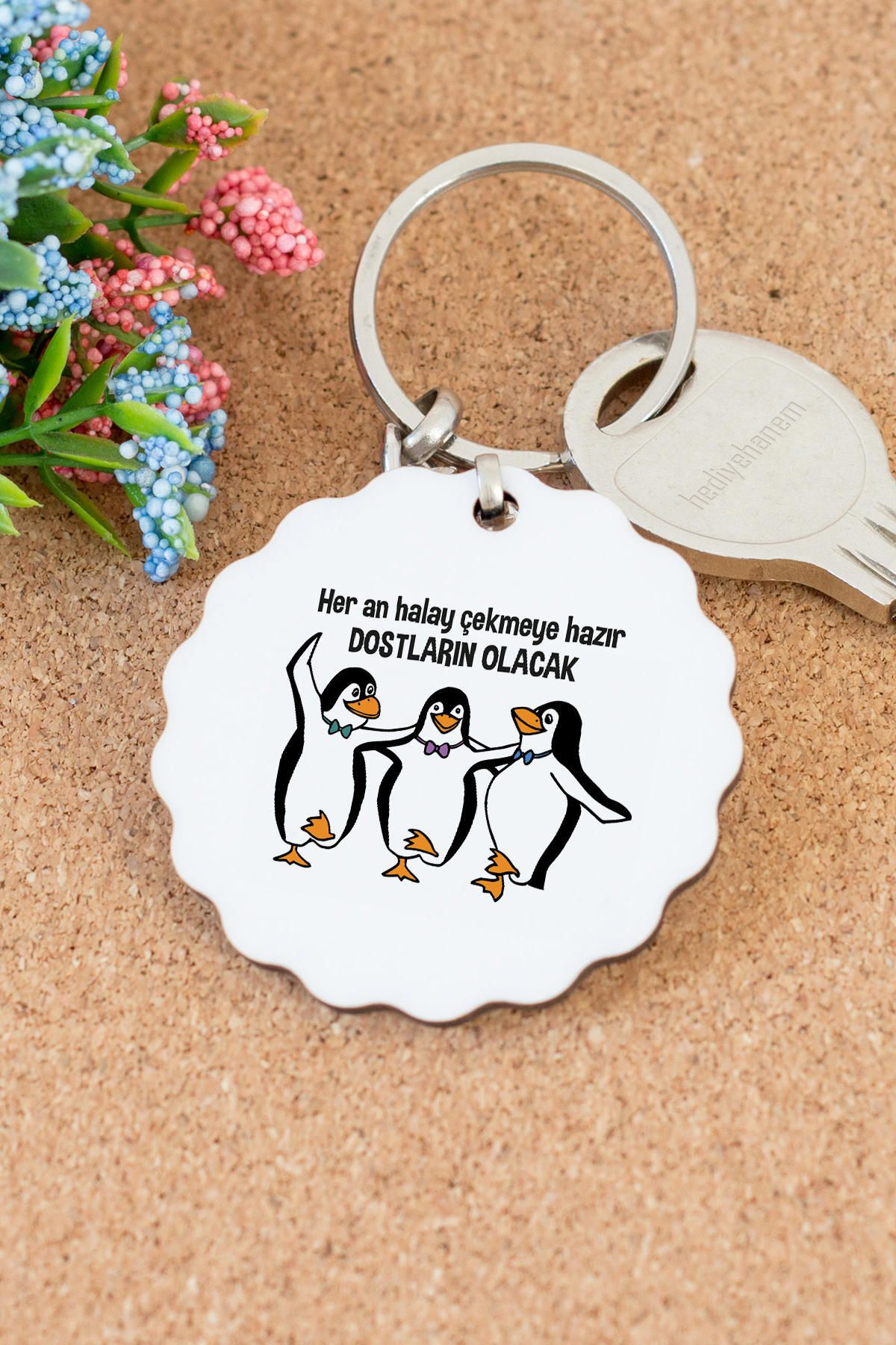 meadgo-Halay Pulling Friends Round Keychain 2