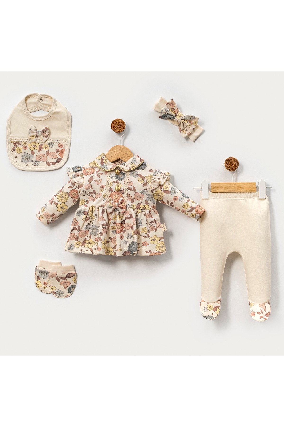 Bebelove Kız Bebek Çicek Deseli Düğmeli 5 li Yeni Doğan Zıbın Seti fotoğrafı 3 (önizleme)