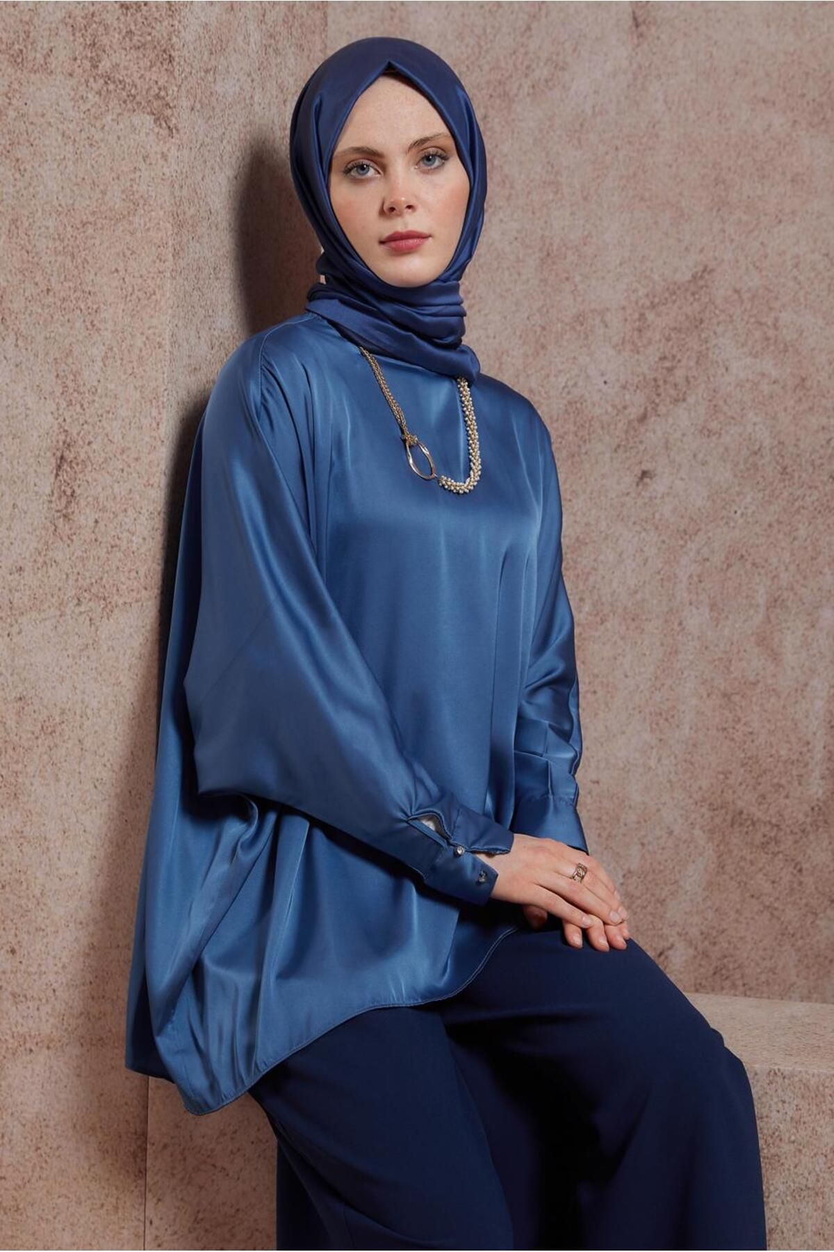 بلوز ساتن آستین خفاشی 44410 Alvina