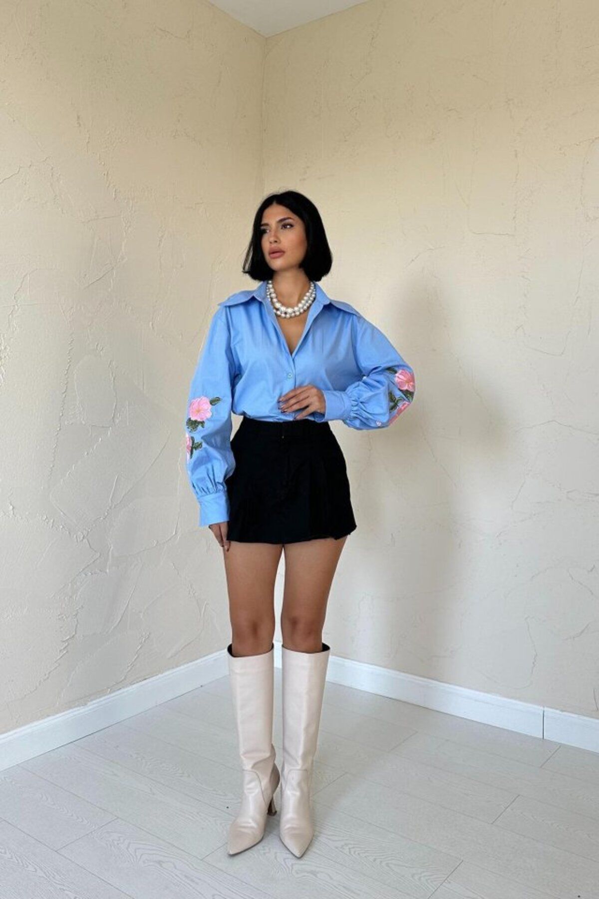 velmorafashion Mavi Kollarında Gül Nakışlı Gömlek