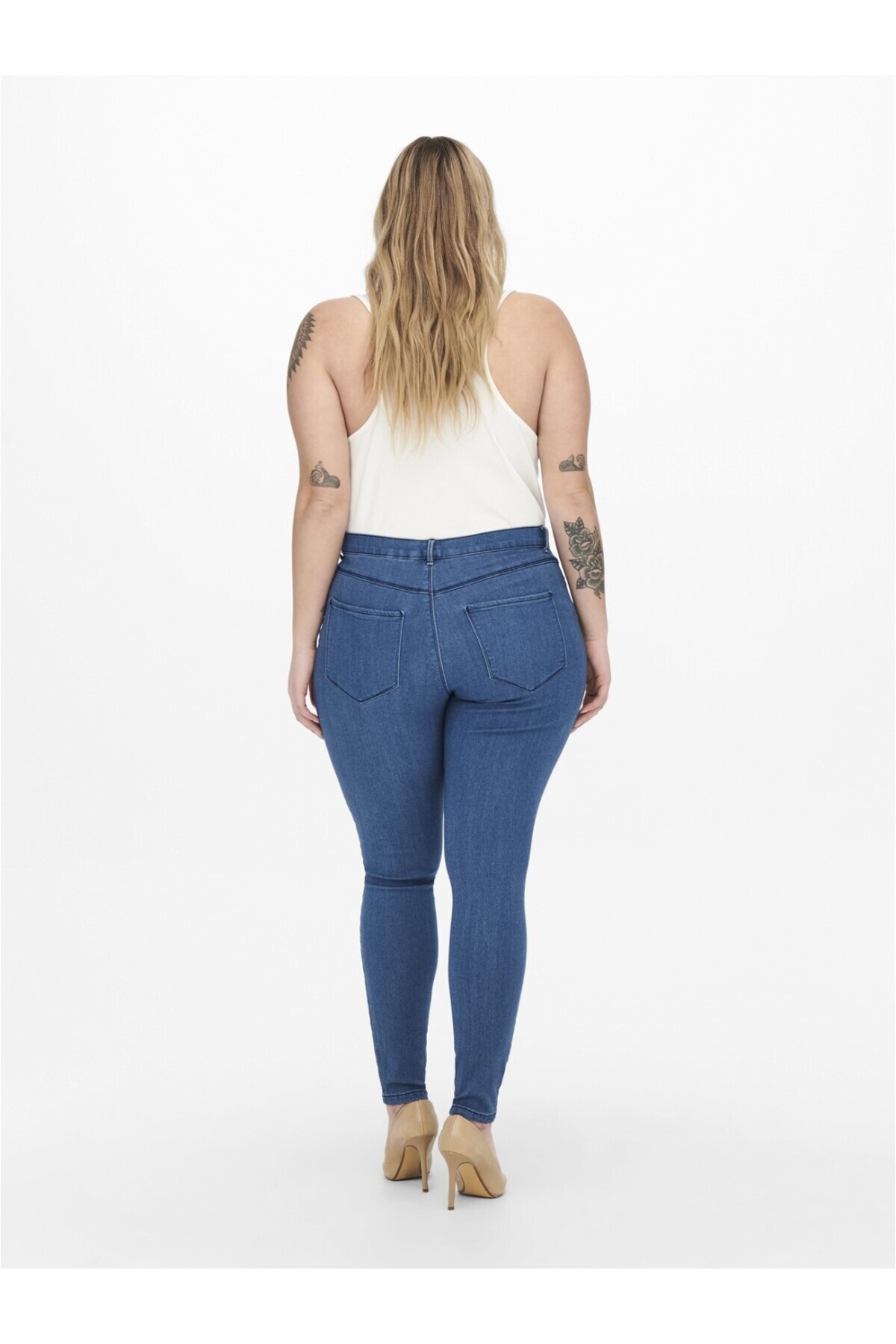 Only Carmakoma-Carmakoma High Waist Narrow Leg Minimalist Women's Jean - Ideal for Your Daily Combinations 3