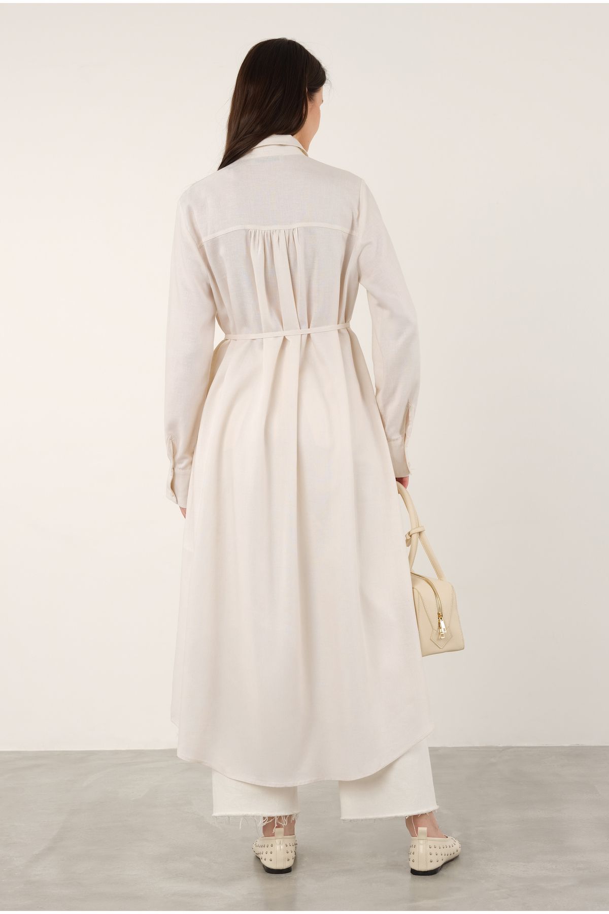 HEQA-Long Linen Shirt in Ecru Color 4