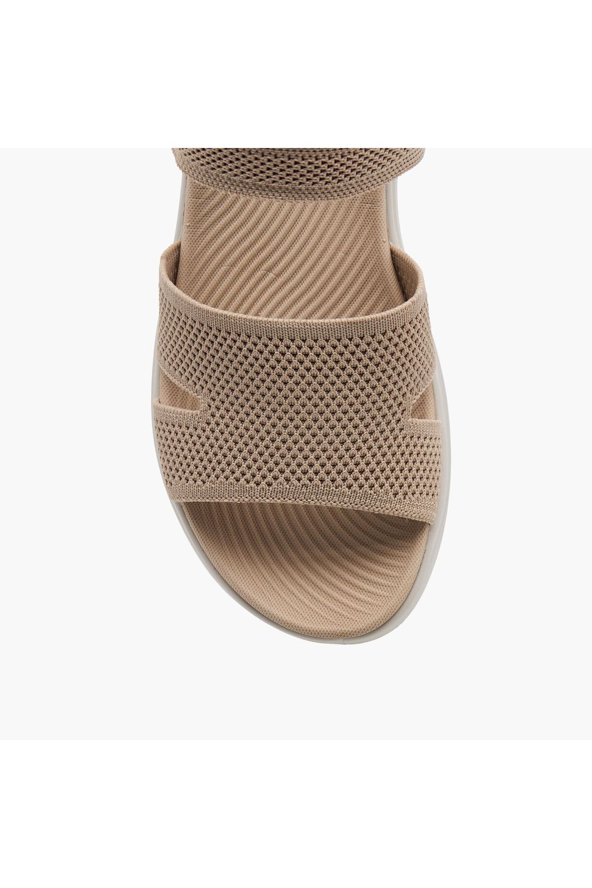 Le Confort-صندل Flyknit بأشرطة منسوجة مع إغلاق بخطاف وحلقة 4