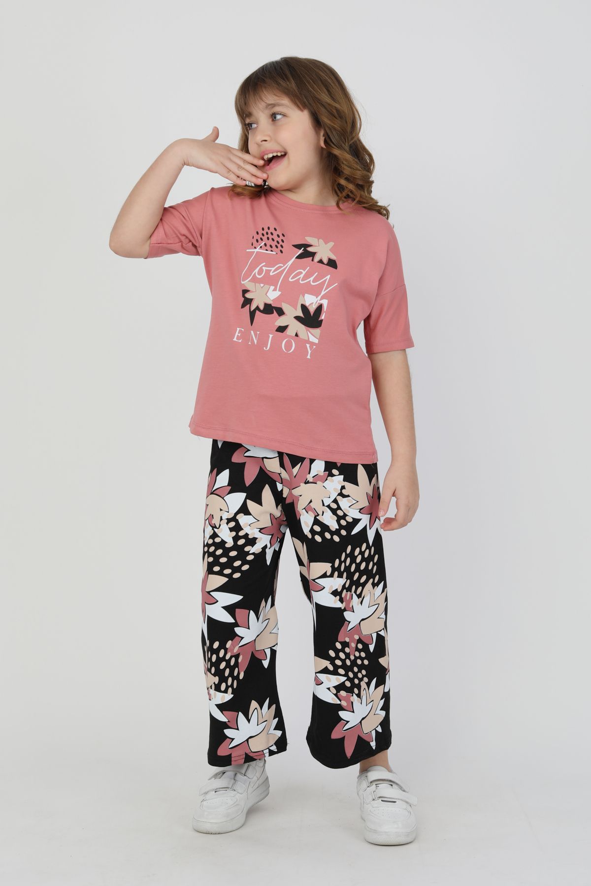 e-çocuk-Today Enjoy Printed Girl's Suit 2
