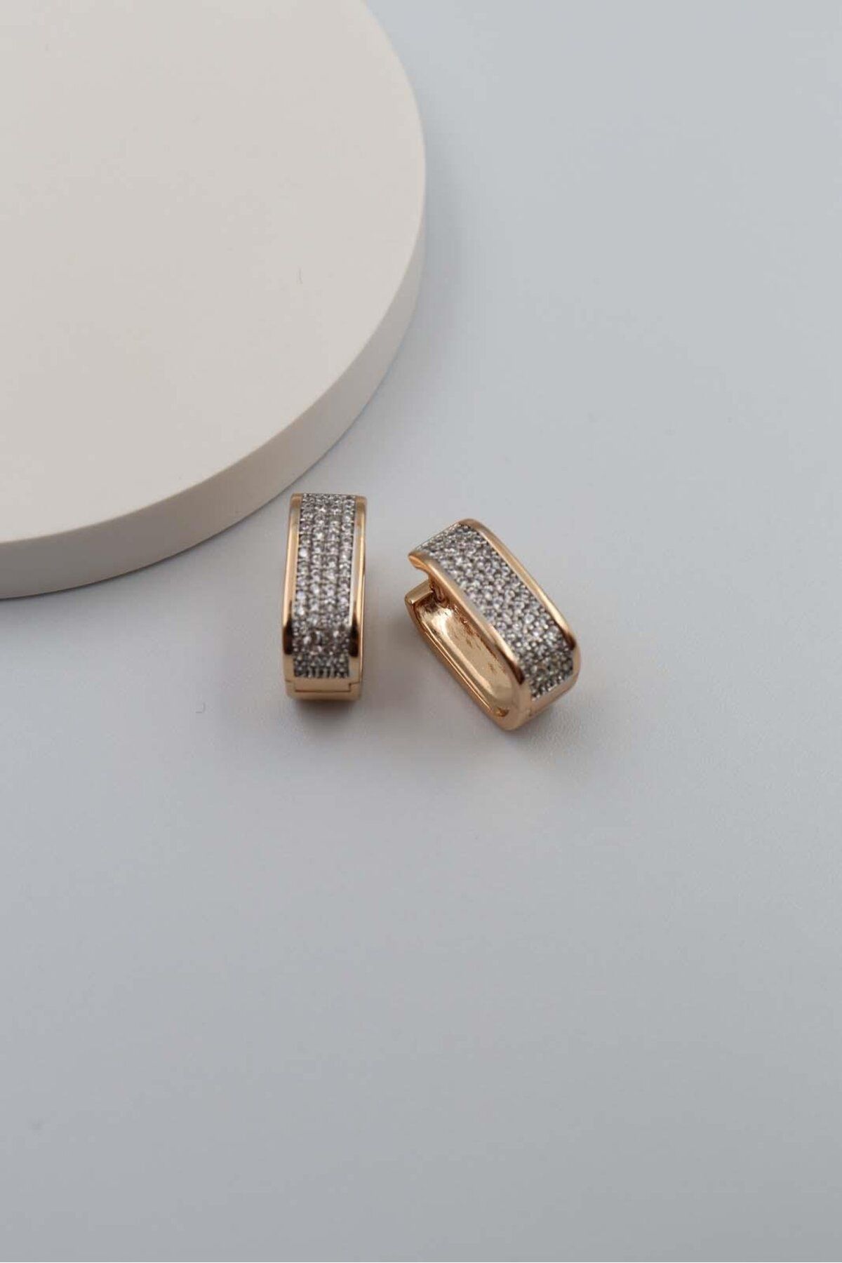 BY CANSU ACCESSORİES Ponte Gold Taşlı Küpe