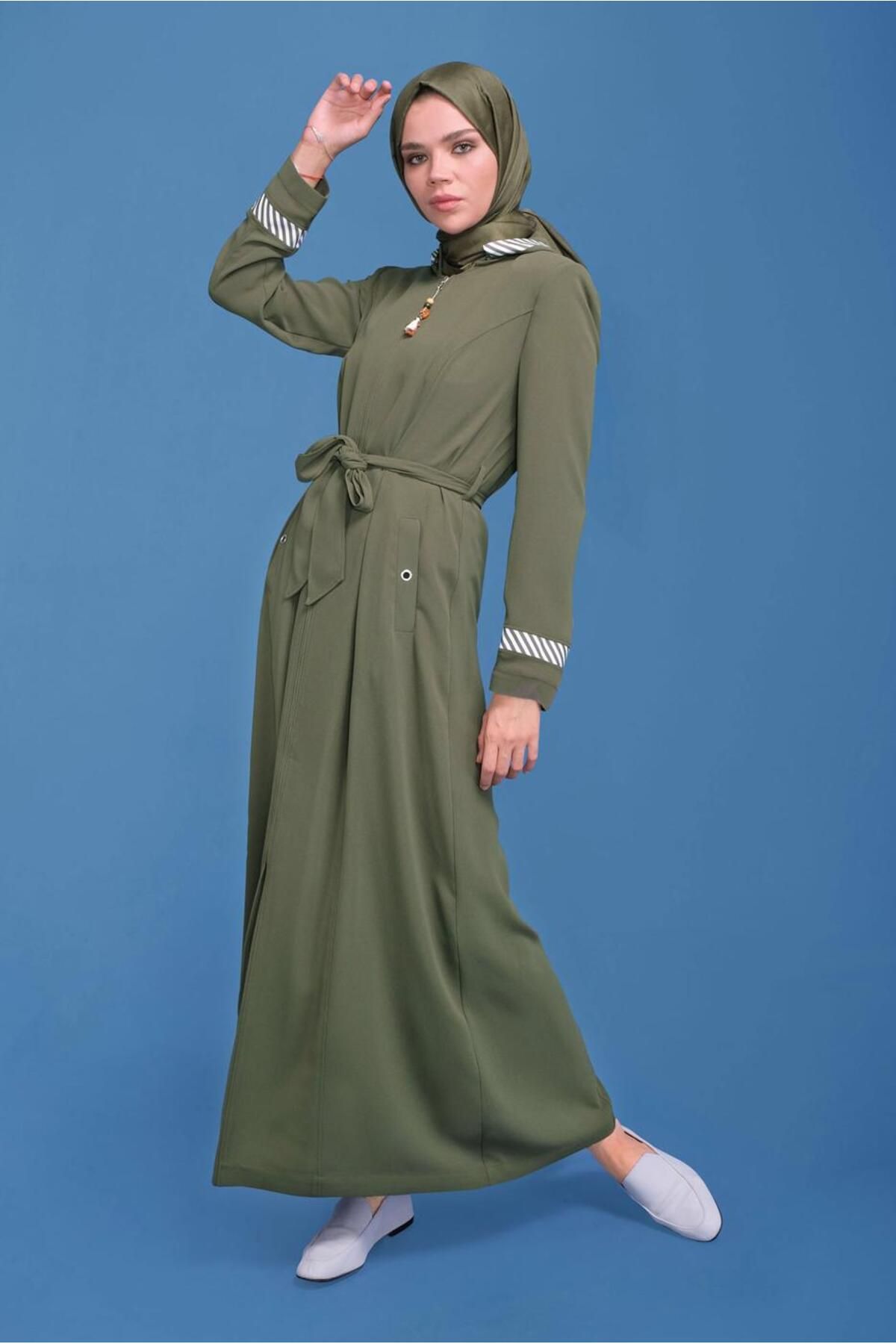 مانتو کلاهدار Strip Detail 10331 Alvina
