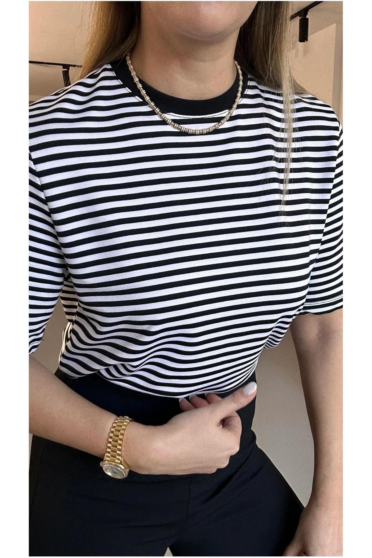Giyimodam Premium Seri Siyah Çizgili Yaka Biyeli Tshirt
