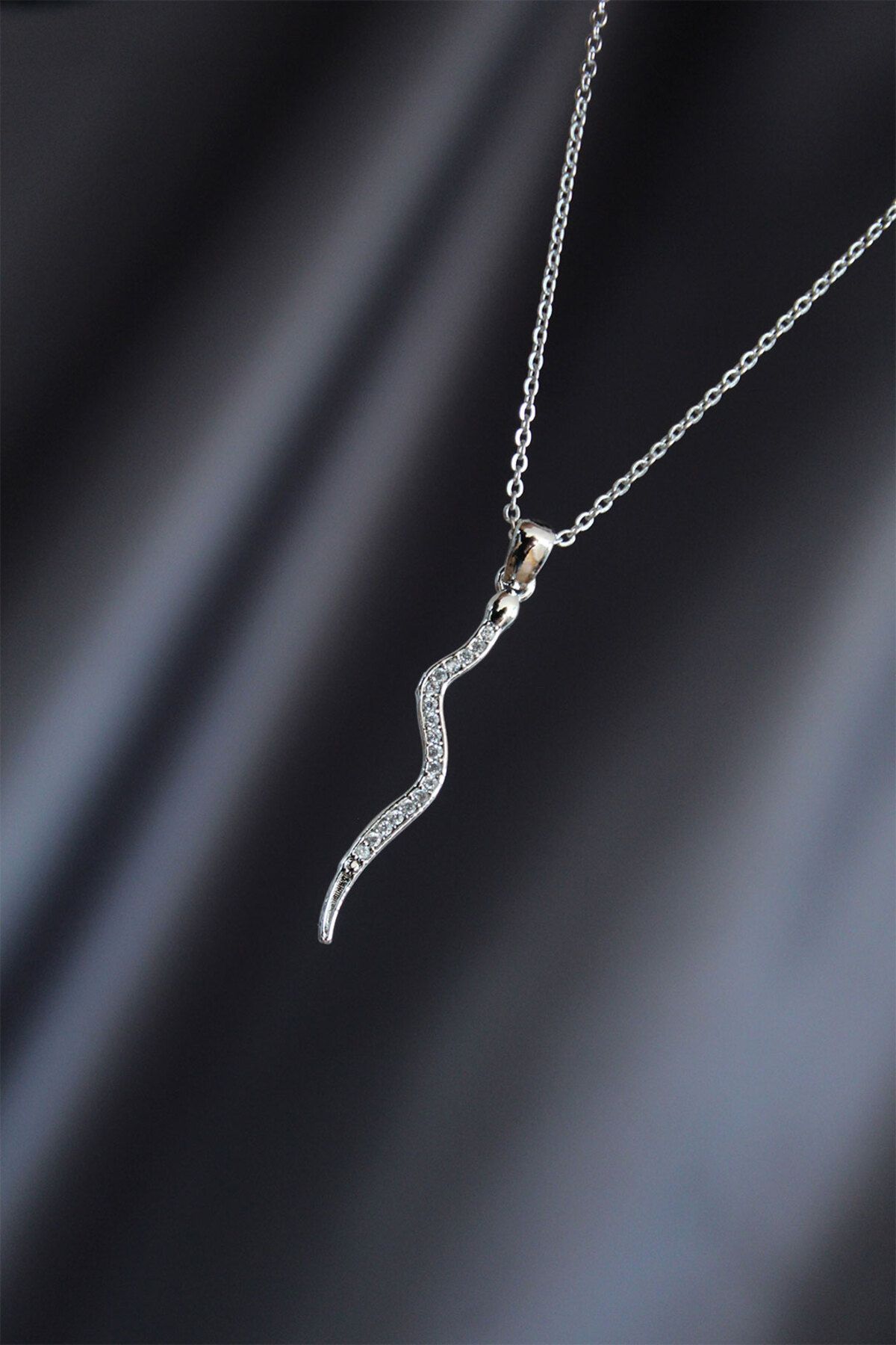 KAMELYA DESİGN Silver Renk Metal Zirkon Taşlı Şimşek Kolye