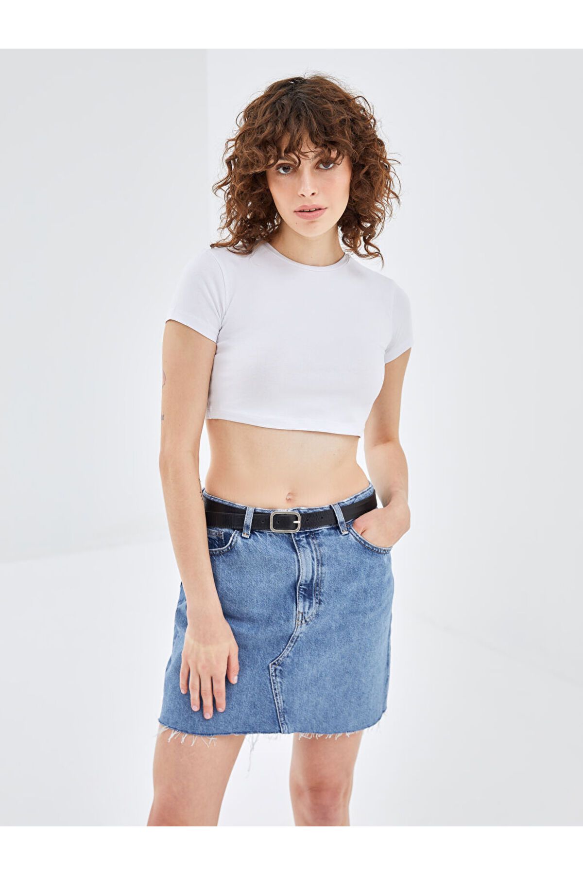 LC Waikiki LCW Bisiklet Yaka Düz Kısa Kollu Kadın Crop