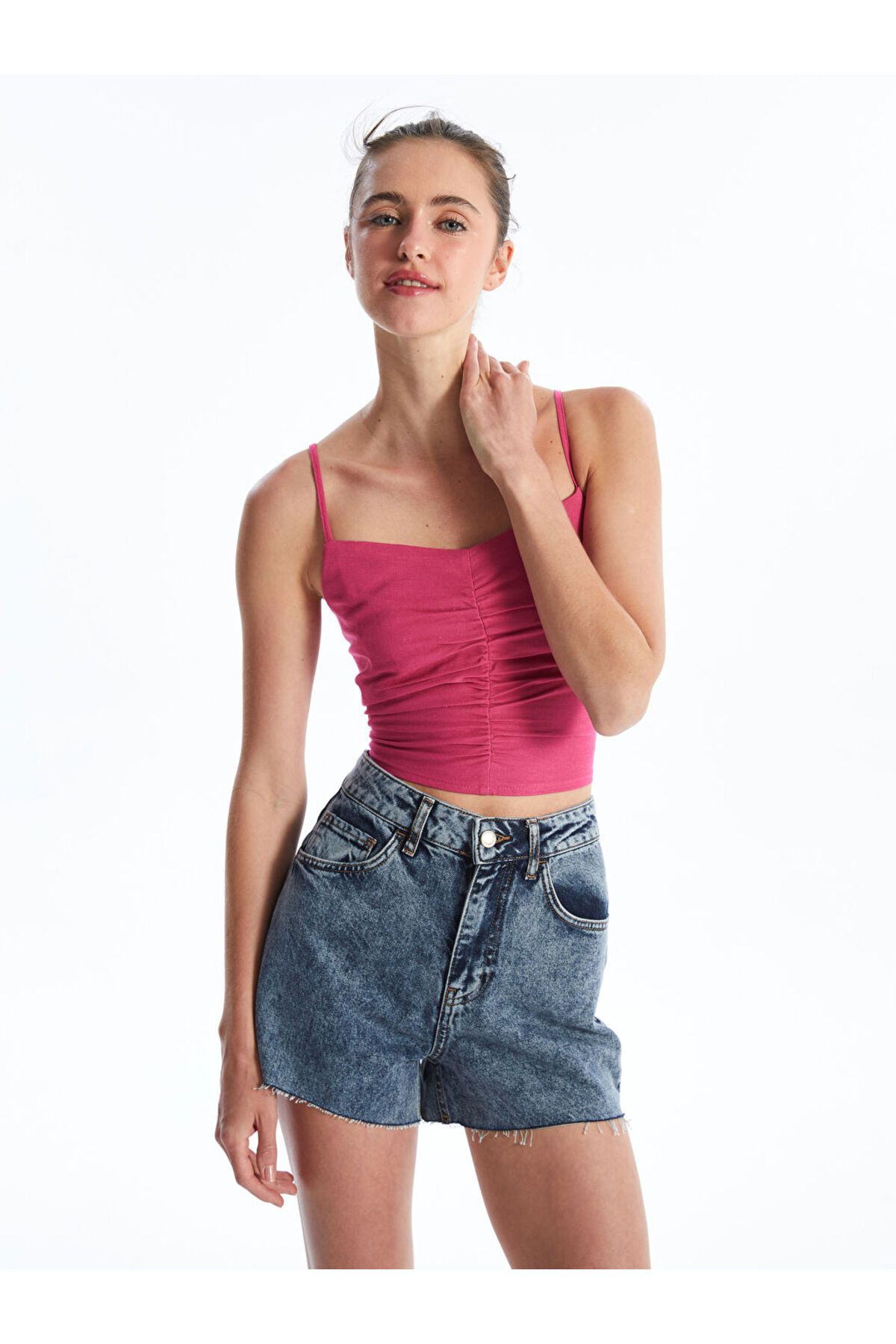 LC Waikiki Yeni Sezon Kalp Yaka Duz Askili Keten Karisimli Kadin Crop - S4NH98Z8