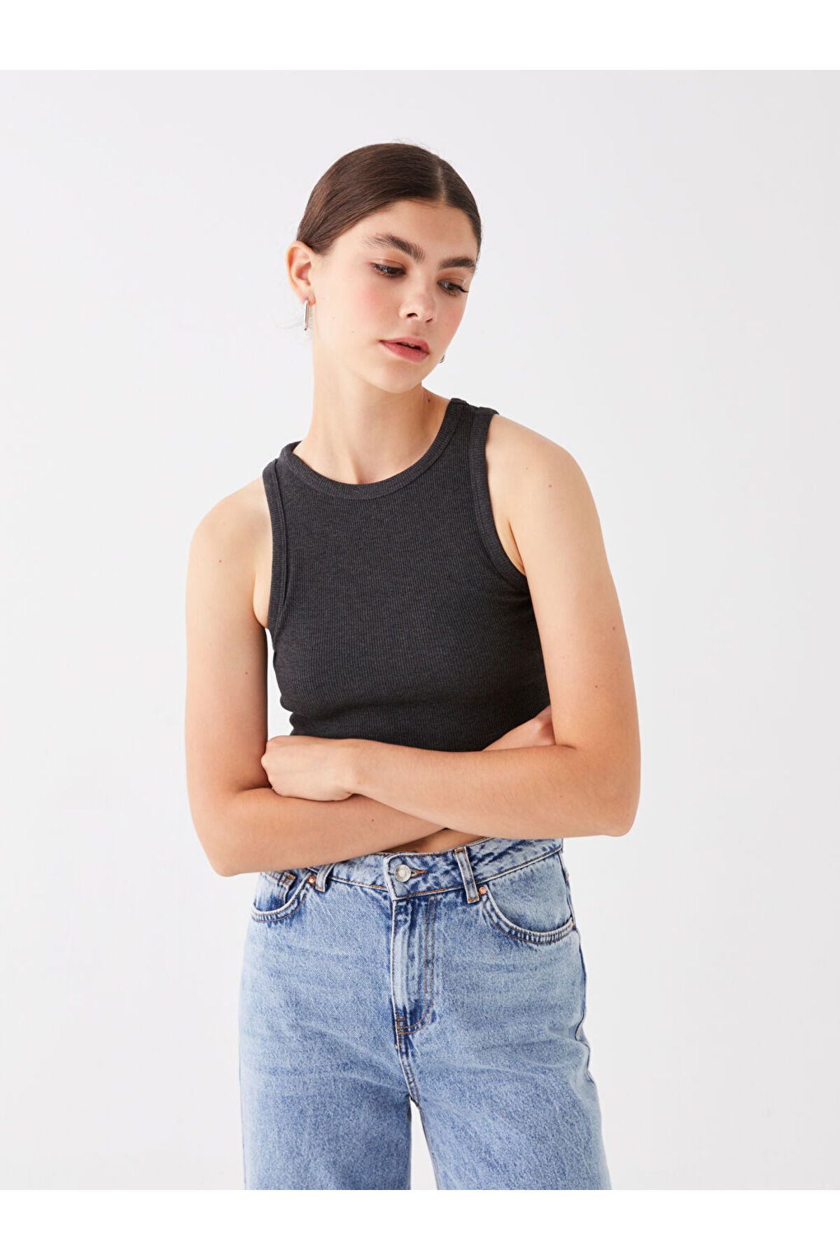 LC Waikiki Yeni Sezon Kadin Bisiklet Yaka Duz Crop - S4BE92Z8