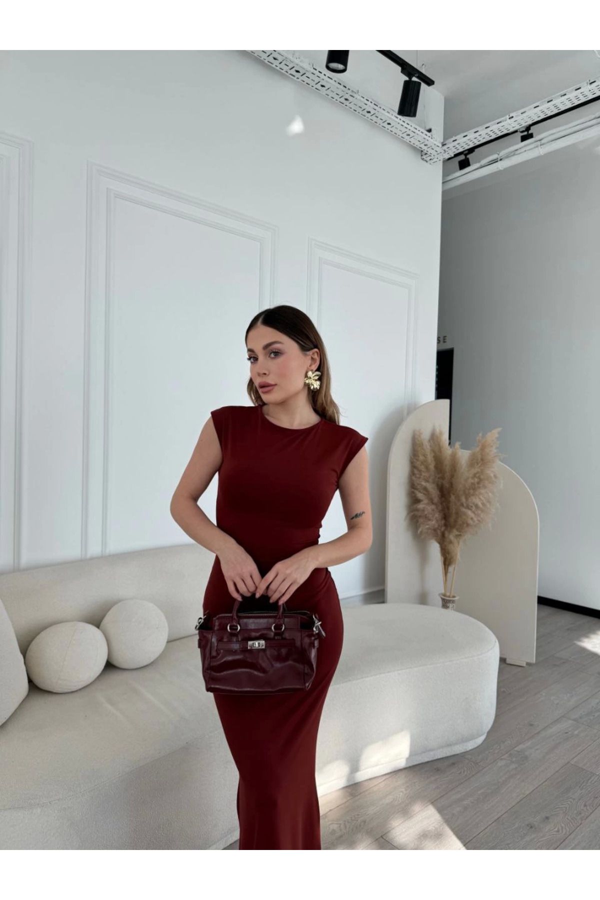 Kadınle Kolsuz Uzun Likralı Elbise - Bordo