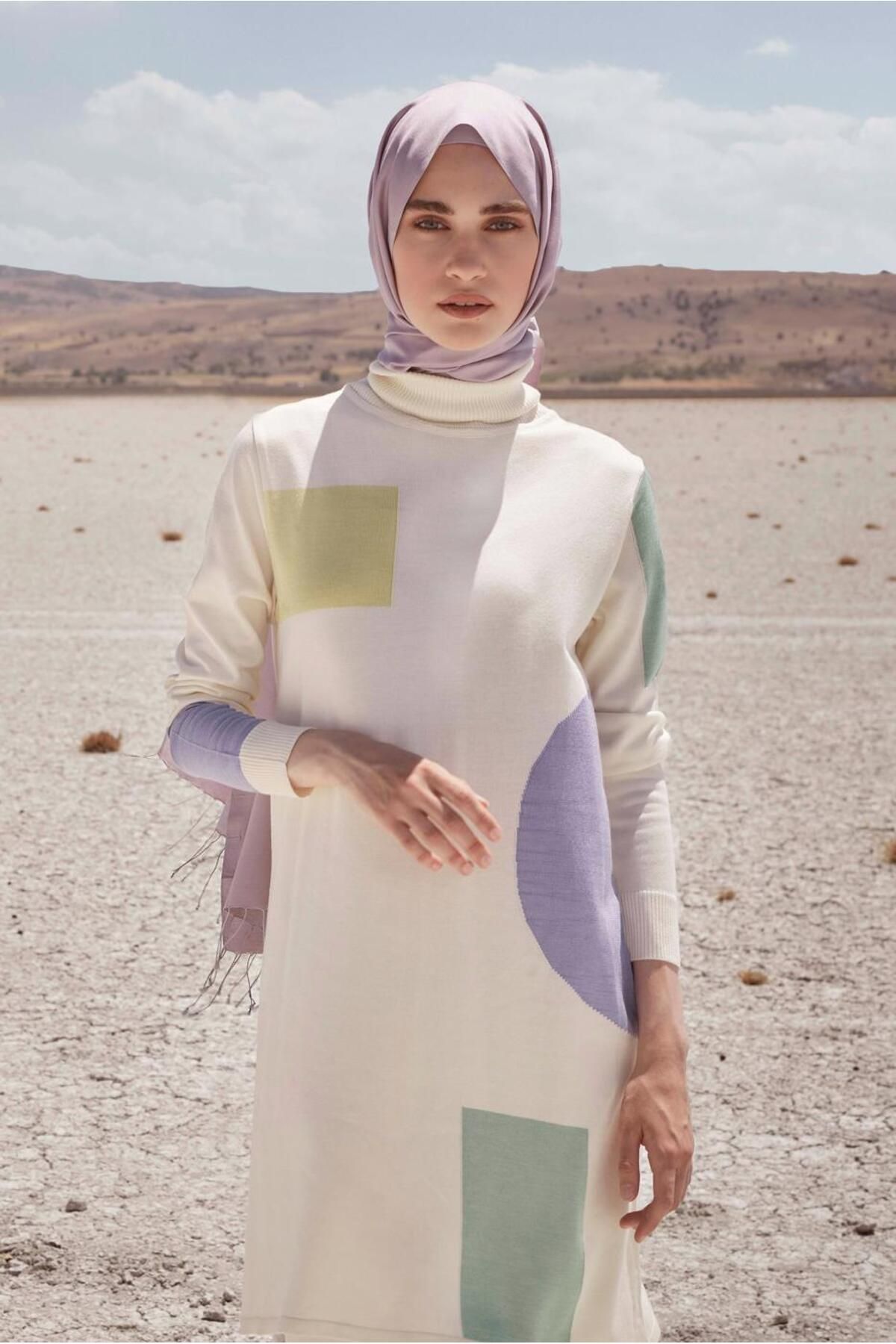 لباس بافتنی یقه لاک پشت طرح دار TUNIC 42035 Alvina