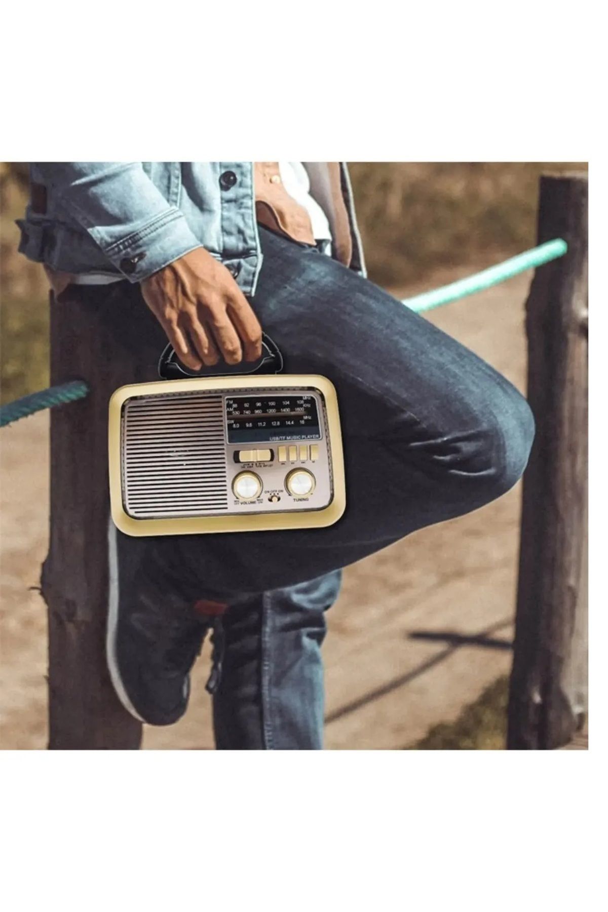 TOSCANA U-A portable radio that works with Bluetooth technology  and contains a flashlight 6