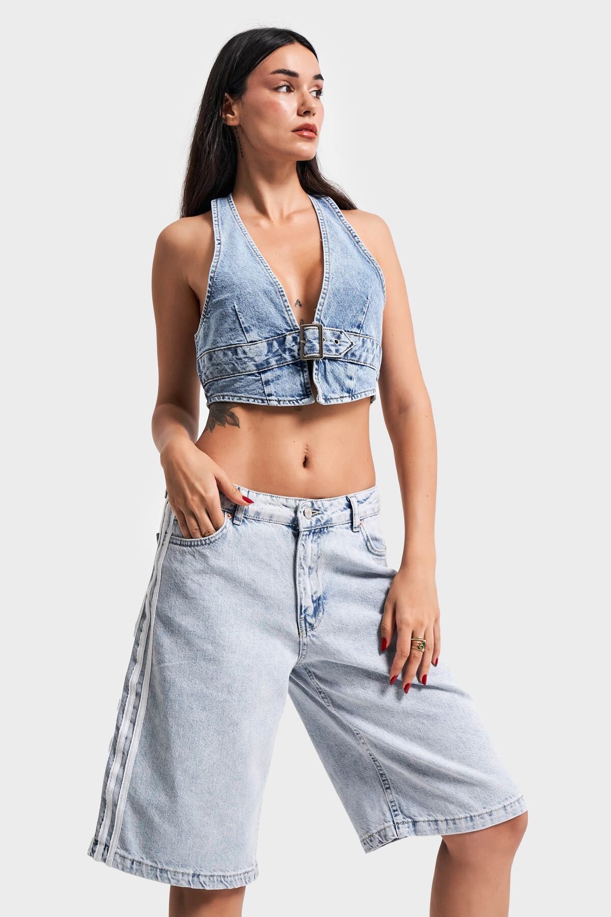 its basic-Snow Colored Jeans Design - Midi Length Denim Women's Shorts with Side Stripe Detail 6