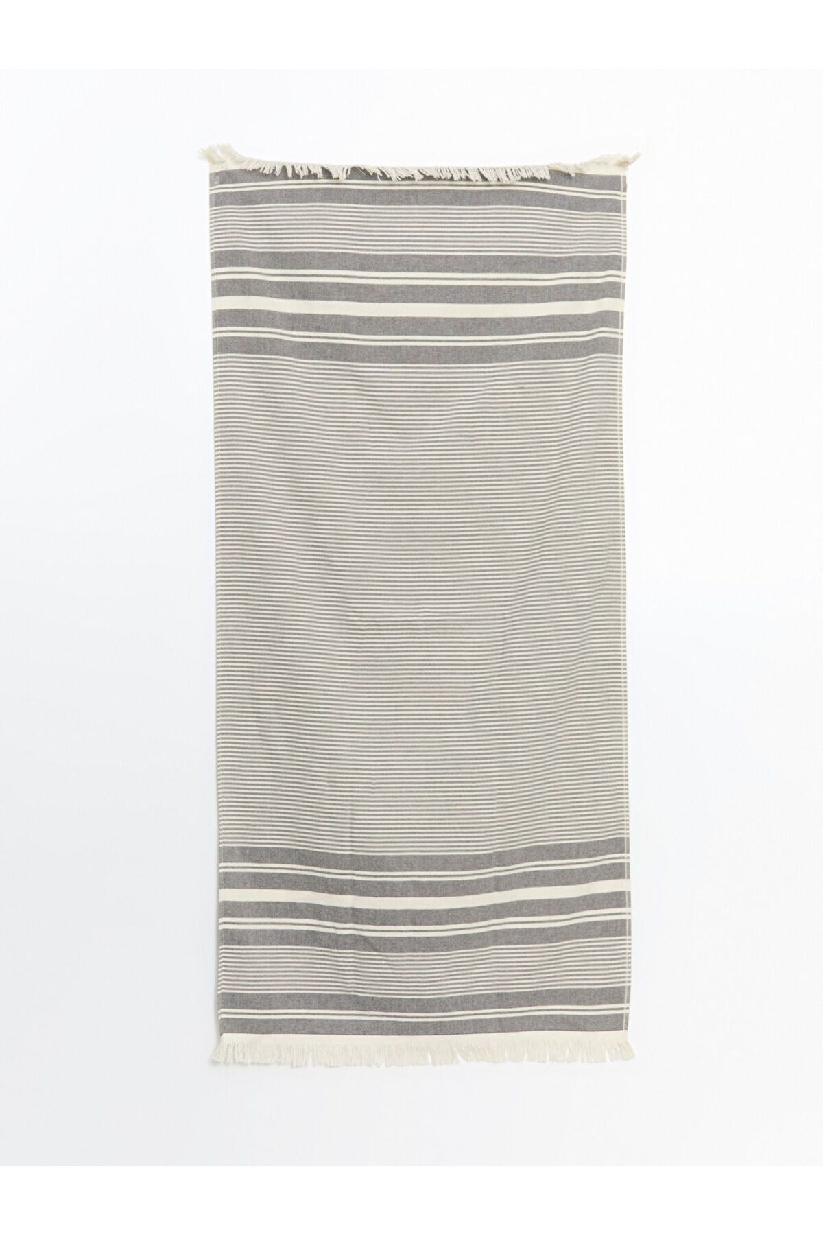 LC Waikiki Gri Püsküllü Erkek Plaj Havlusu 70x150 cm