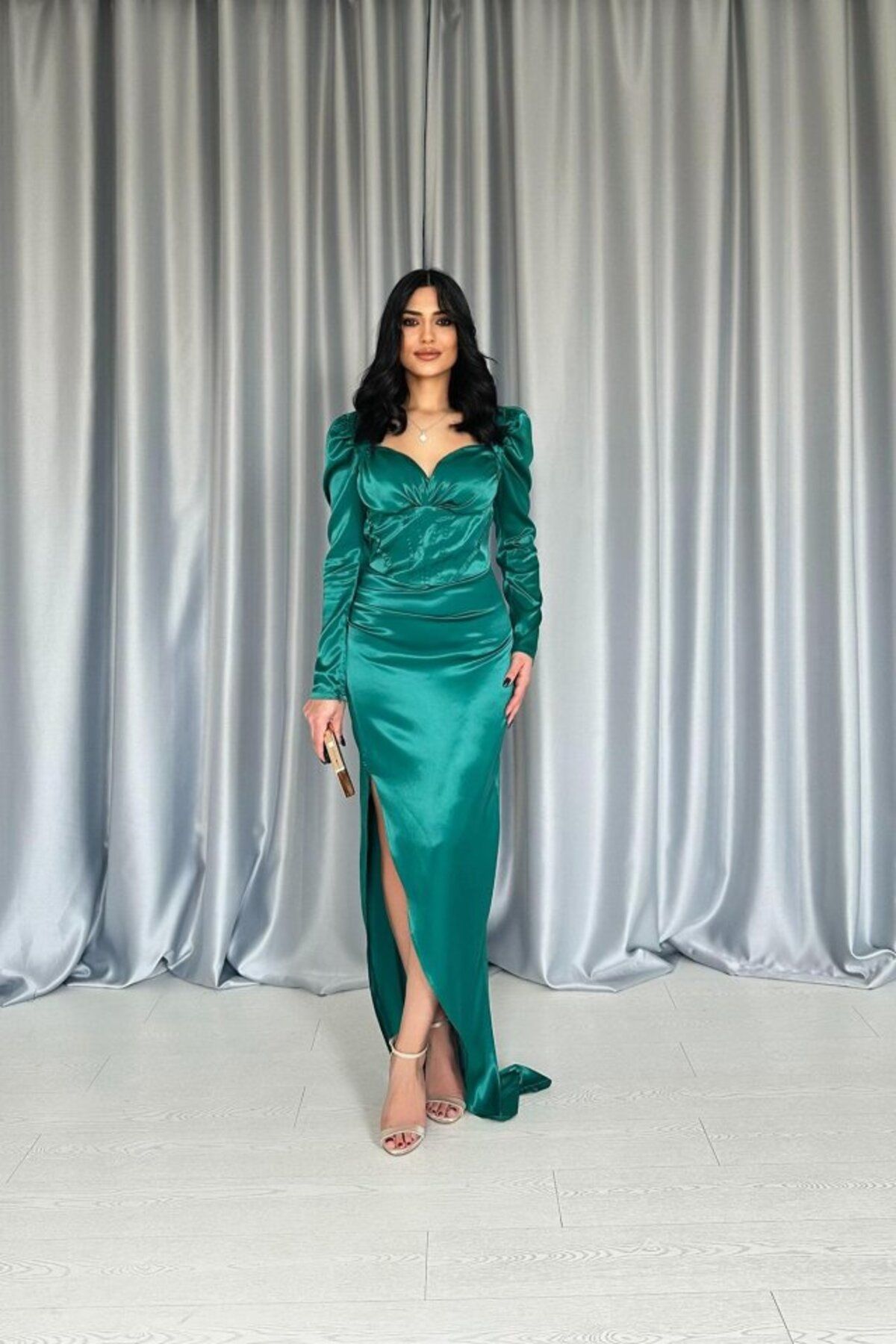 nedo7-Emerald Chest Cup Slit Dress 2
