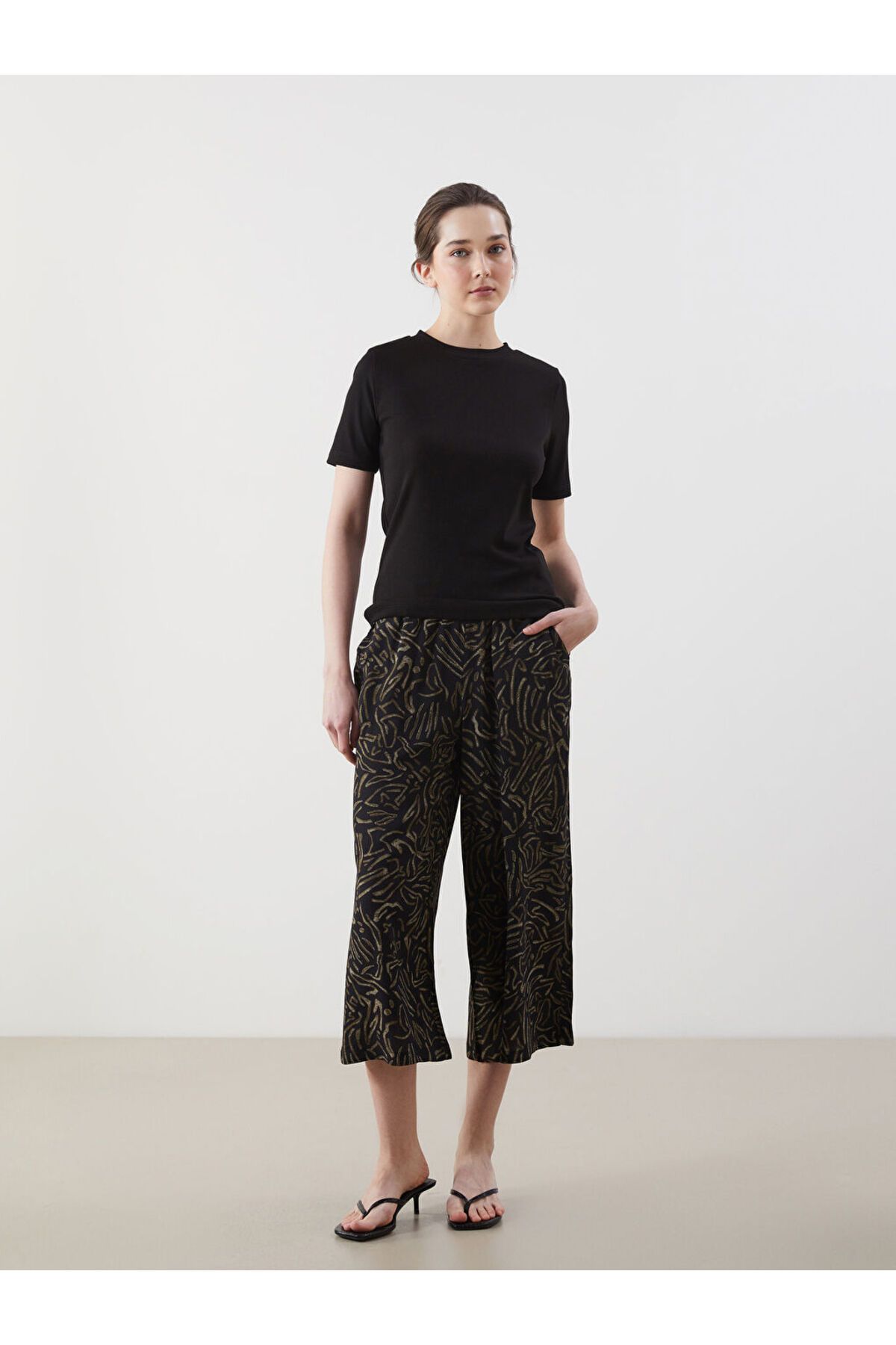 LC Waikiki-Sparkling Selections from Shining Store |   Black Patterned Women's Capri with Elastic Waist 1