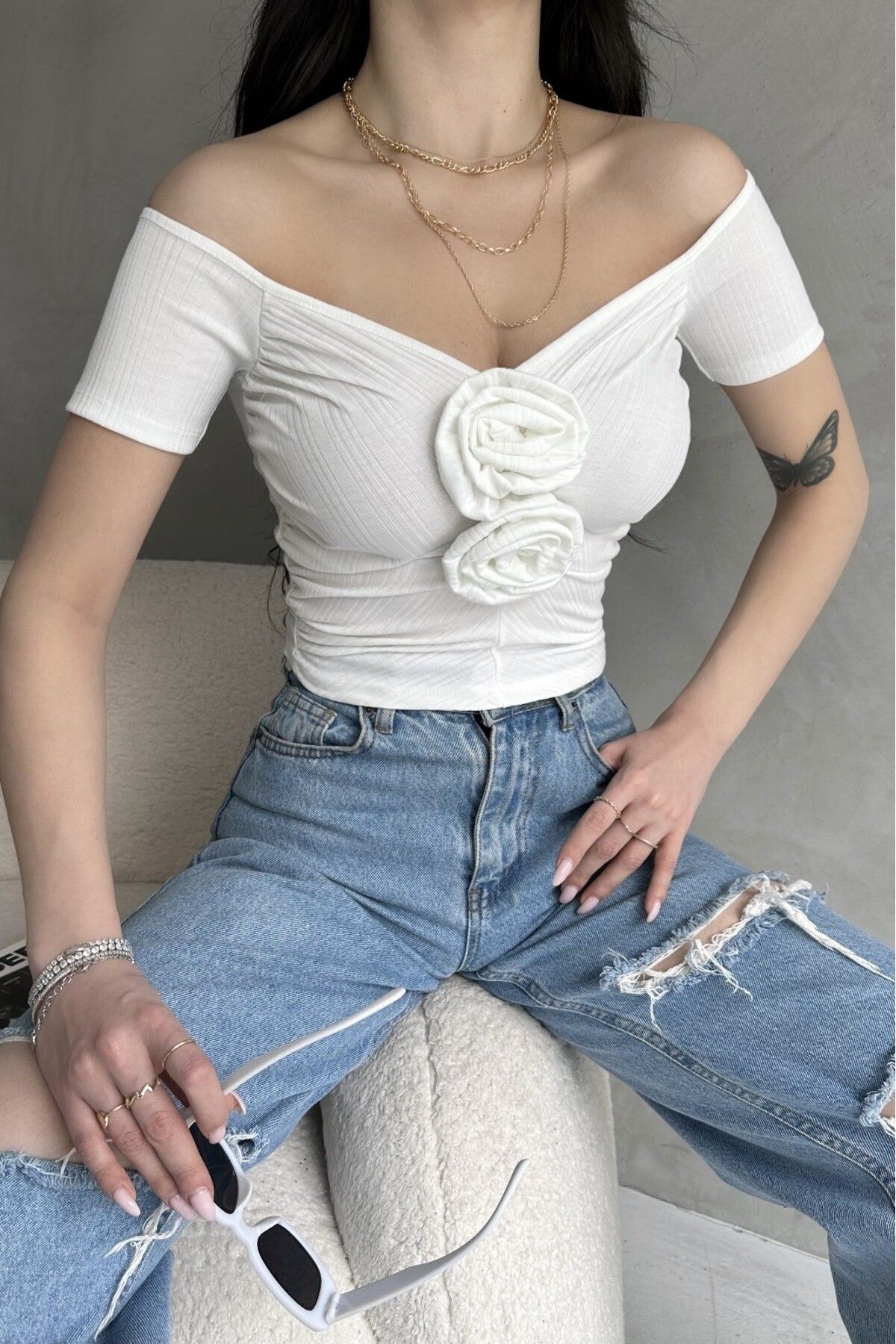 E-RICH Kayık Yaka Gül Detaylı Crop Bluz