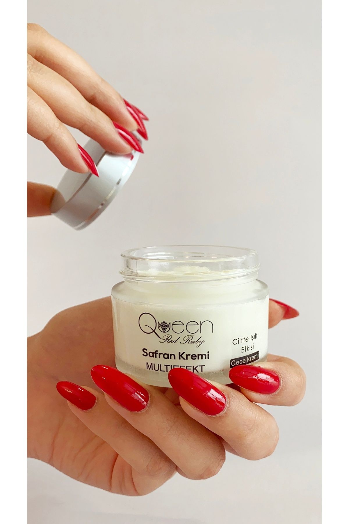İnt Red Ruby Norway-Queen Anti-Wrinkle and Anti-Aging Regenerating Night Cream with Saffron 50ml 3