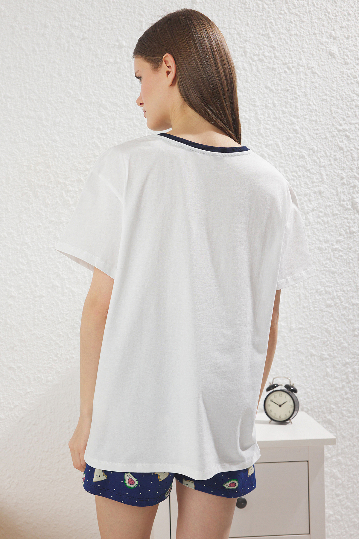 Trendyolmilla  Kadın Couple/Cift Beyaz %100 Pamuklu Avokado Desenli Şortlu Örme Pijama Takımı THMSS25PT00294 - Görsel 6