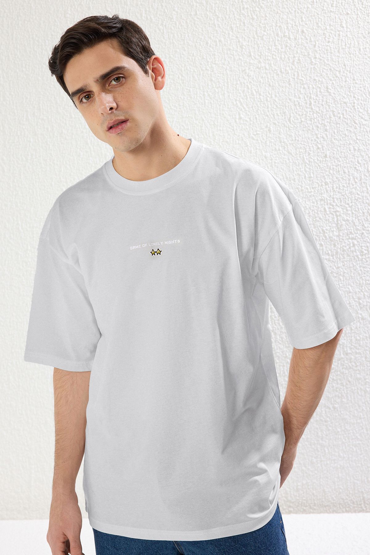 Trendyol Collection-Übergroßes graues Game Over-T-Shirt mit Rundhalsausschnitt – TMNSS23TS00247 2