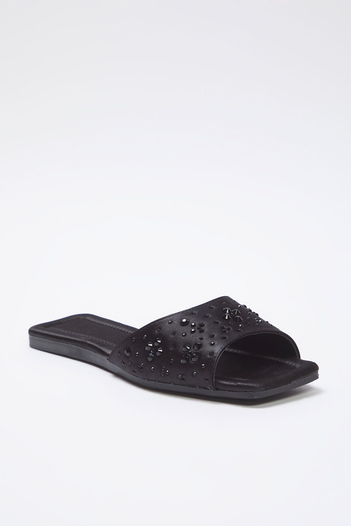 TRENDYOL SHOES-شبشب نسائي أنيق من الساتان الحجري الأسود TAKSS25TE00025 2