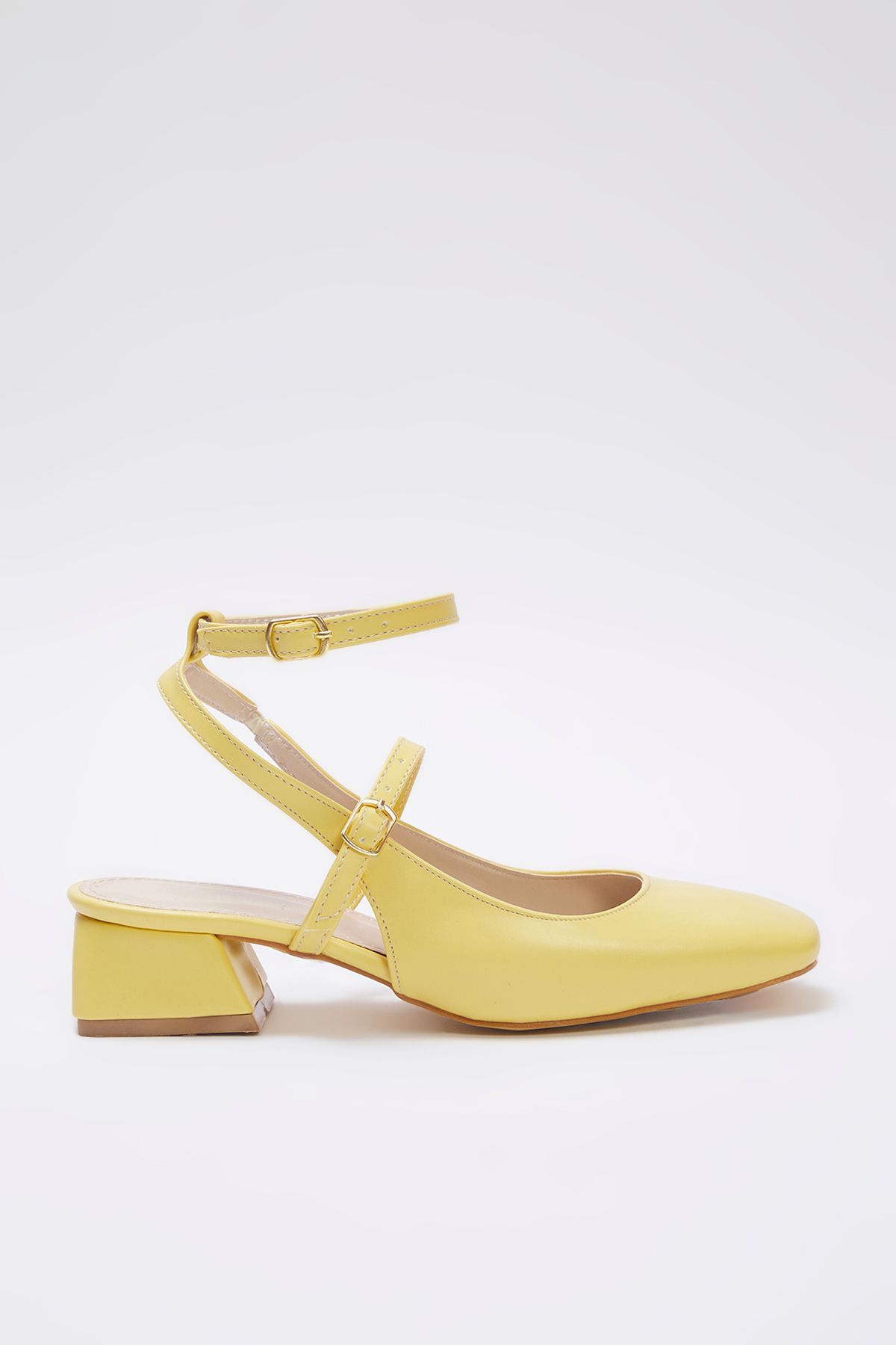 TRENDYOL SHOES-Gelbe Mary Jane-Schuhe mit quadratischem Zehenriemen und Absatz für Damen TAKSS24TO00009 5