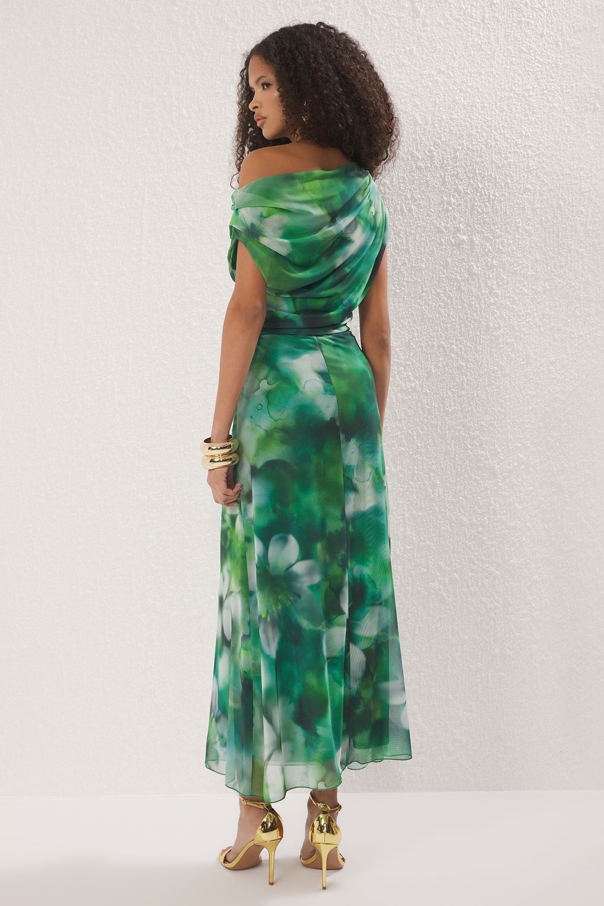 Trendyol Collection-Zelené a vícebarevné abstraktní vzorované lemované midi večerní šaty Noční šaty pro návrat domů TPRSS25EL00015 4