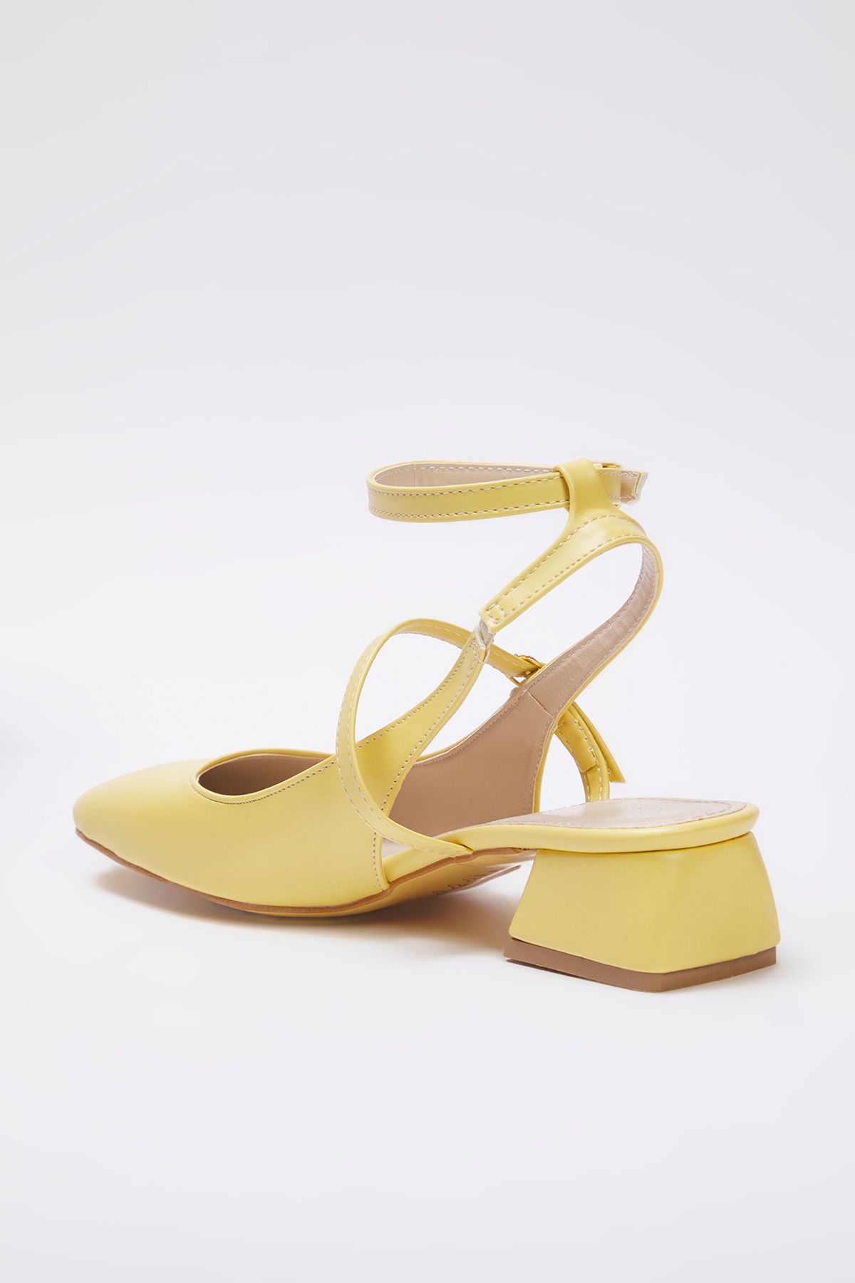 TRENDYOL SHOES-Gelbe Mary Jane-Schuhe mit quadratischem Zehenriemen und Absatz für Damen TAKSS24TO00009 6