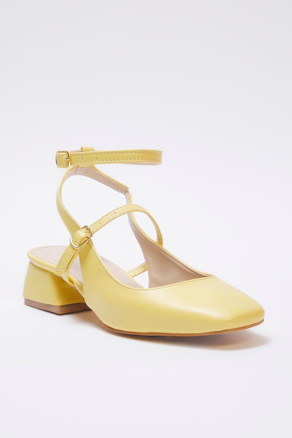 TRENDYOL SHOES-Gelbe Mary Jane-Schuhe mit quadratischem Zehenriemen und Absatz für Damen TAKSS24TO00009 4