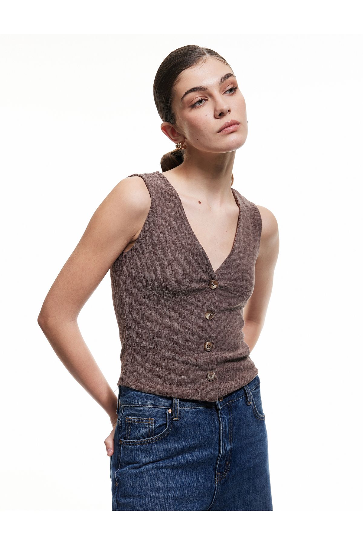 Koton Yeni Sezon Slim Fit Kolsuz Düğmeli V Yaka Yelek