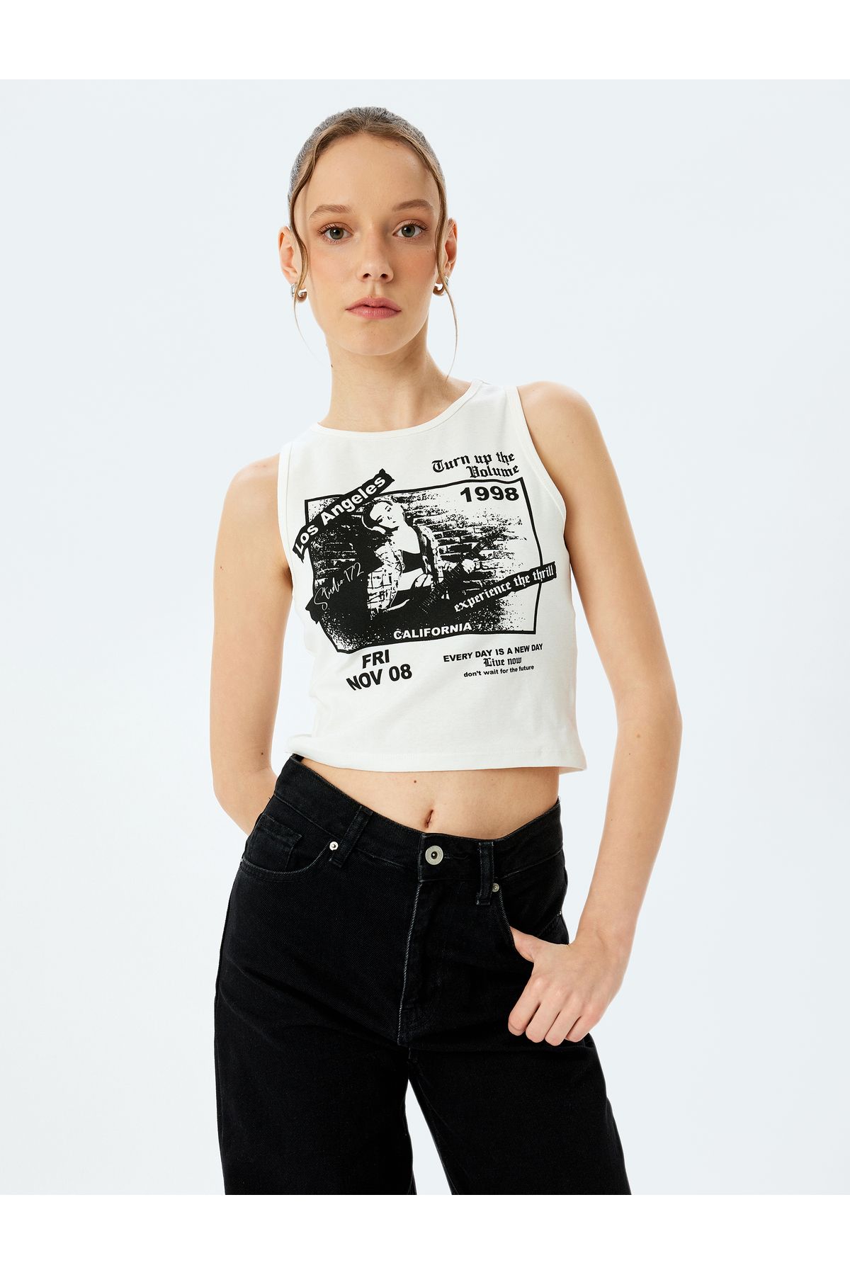 Koton Yeni Sezon Baskılı Crop Slim Fit Bisiklet Yaka Kolsuz Atlet