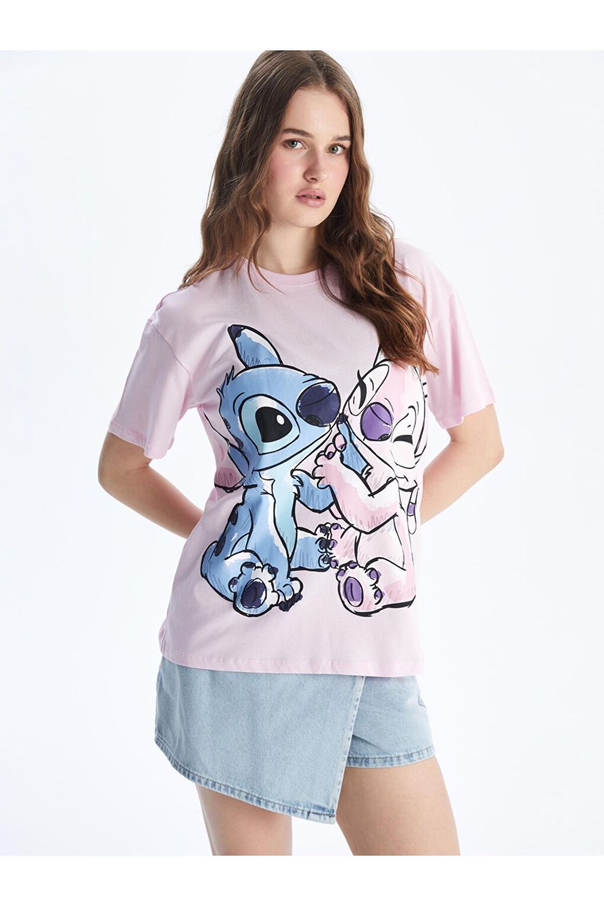 LC Waikiki Yeni Sezon Bisiklet Yaka Lilo & Stitch Baskili Kadin Tisort - S5GV76Z8