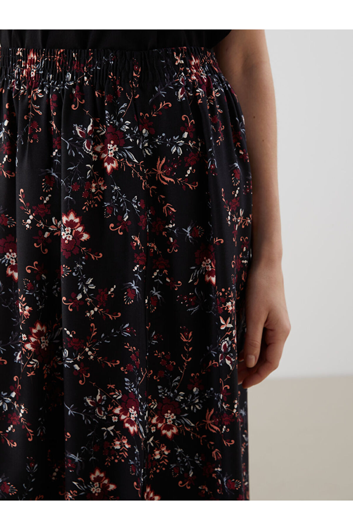 LC Waikiki-Sparkling Selections from Shining Store |   Patterned Women's Skirt with Elastic Waist 4