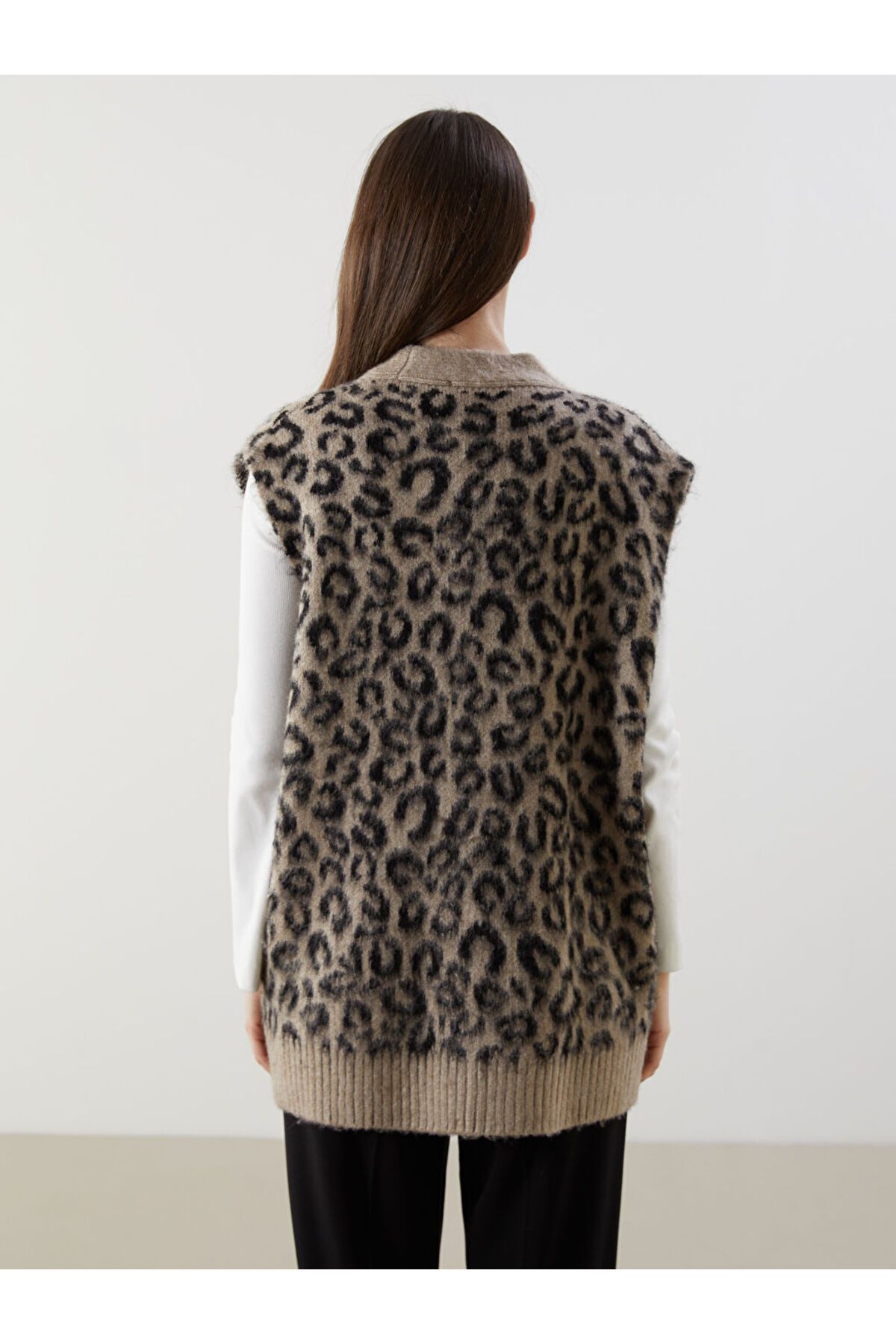 LC Waikiki-Lcw Grace Black V-Neck Patterned Women's Knitwear Vest 4