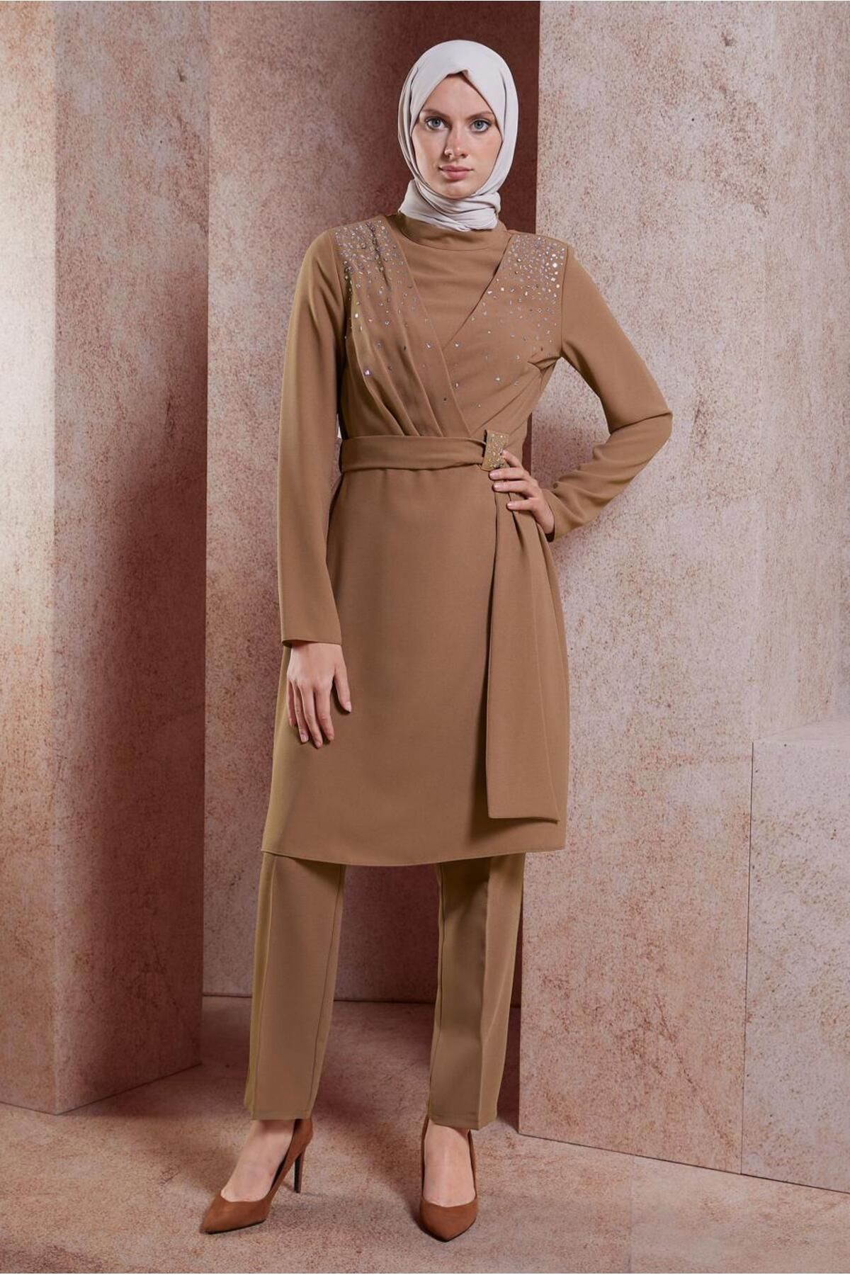 کت شلوار سنگی با جزئیات 30279 Alvina