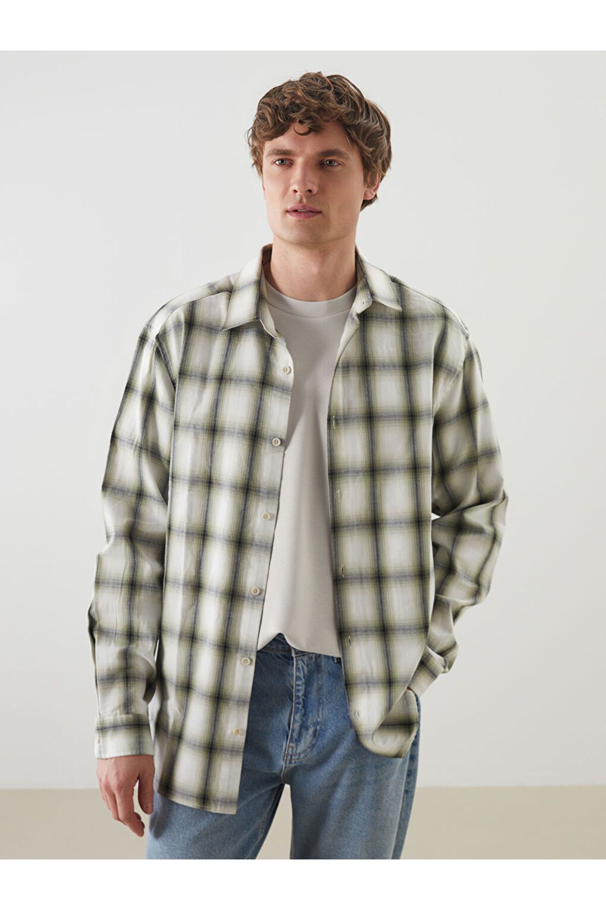 LC Waikiki Regular Fit Uzun Kollu Ekose Gabardin Erkek Gömlek
