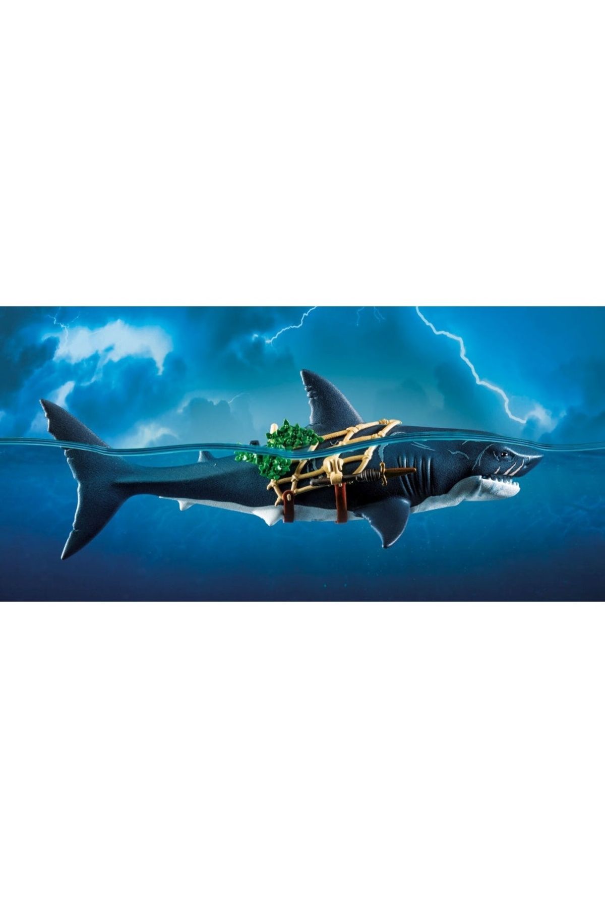 Playmobil-- Giant shark with Playmobil pirate 5