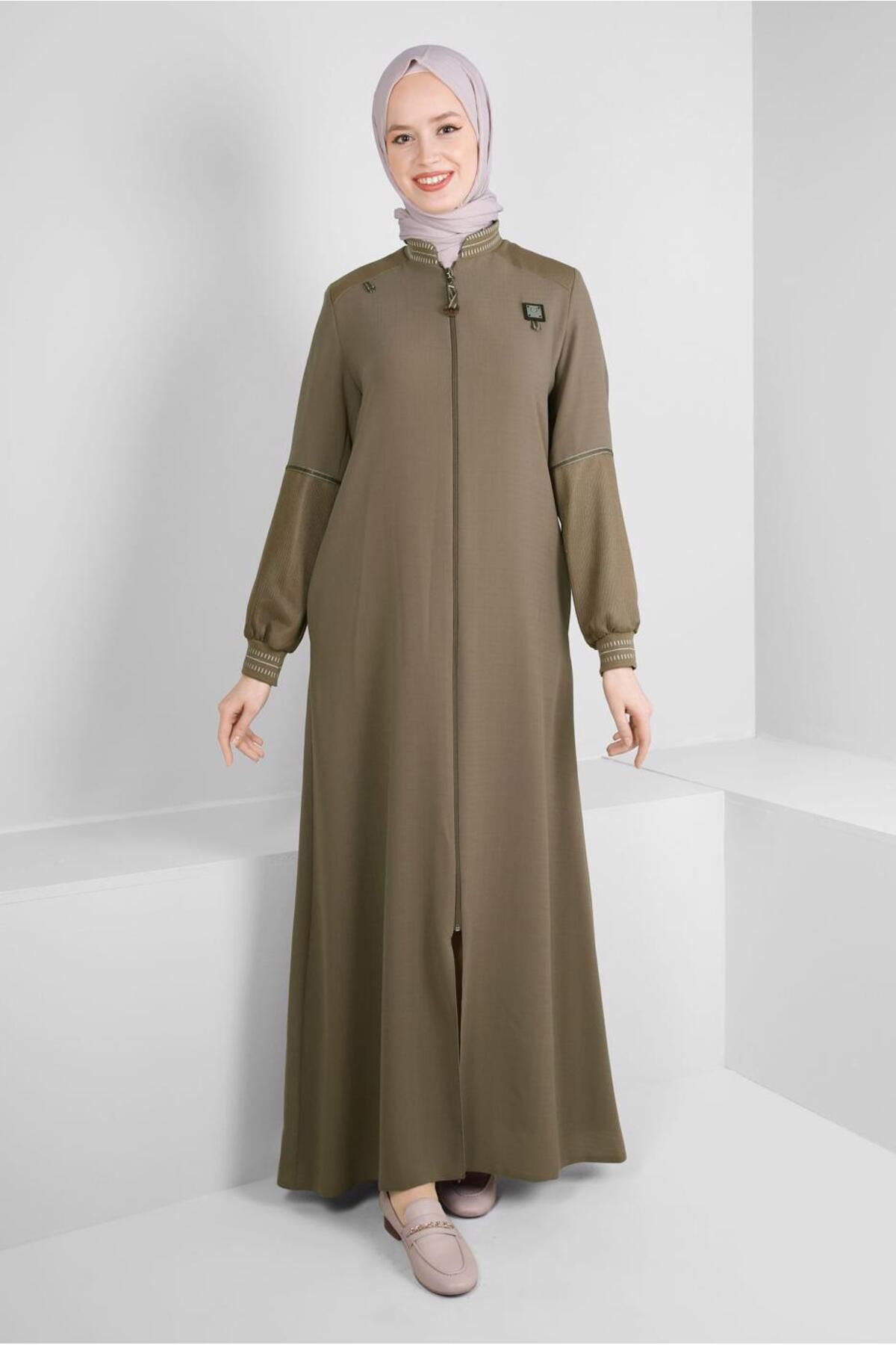 LINE DETAILED ZIPPERED TOPCOAT 10721 Alvina