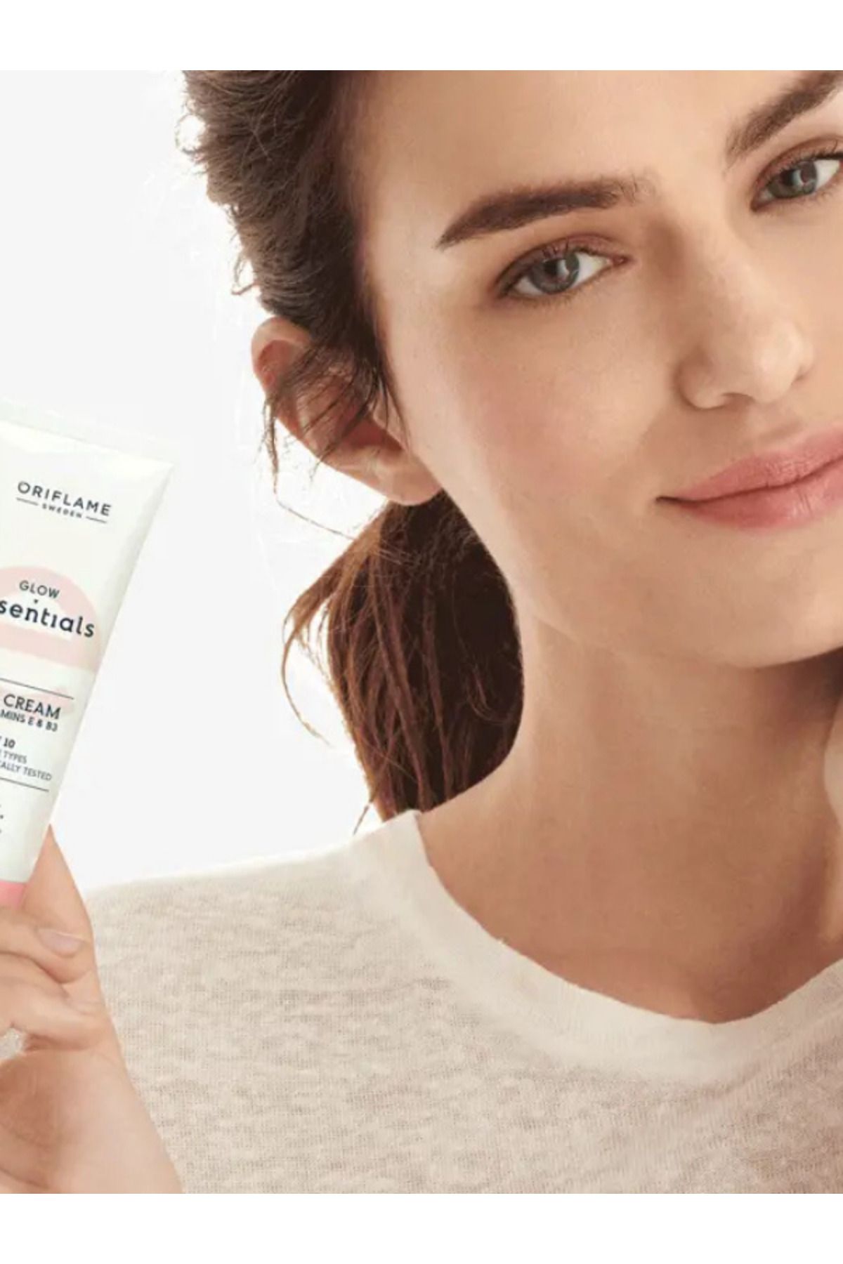 Oriflame-Glow Essentials 10 Spf Face Cream with Vitamin E & B3 50ml 43906 2