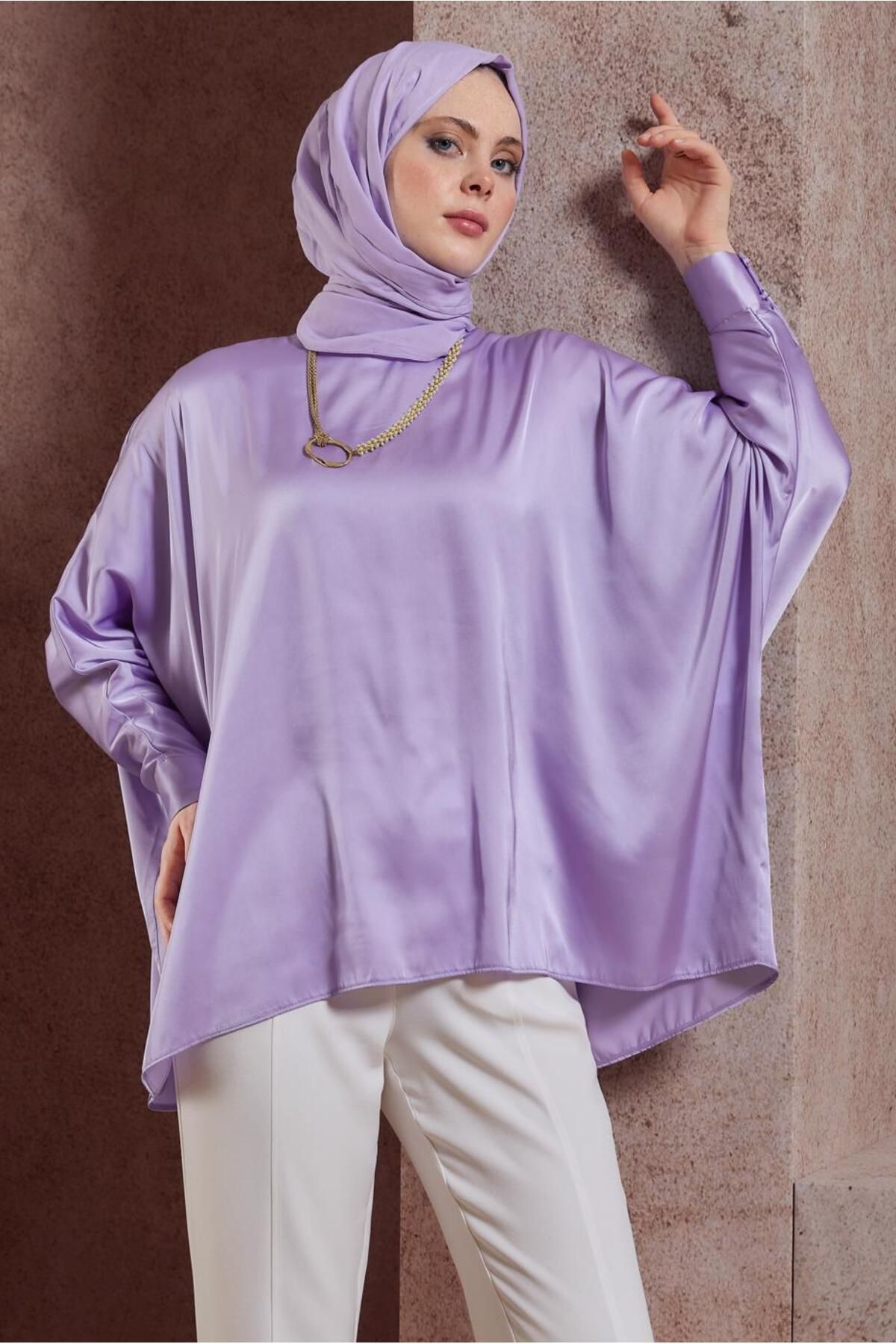 بلوز ساتن آستین خفاشی 44410 Alvina