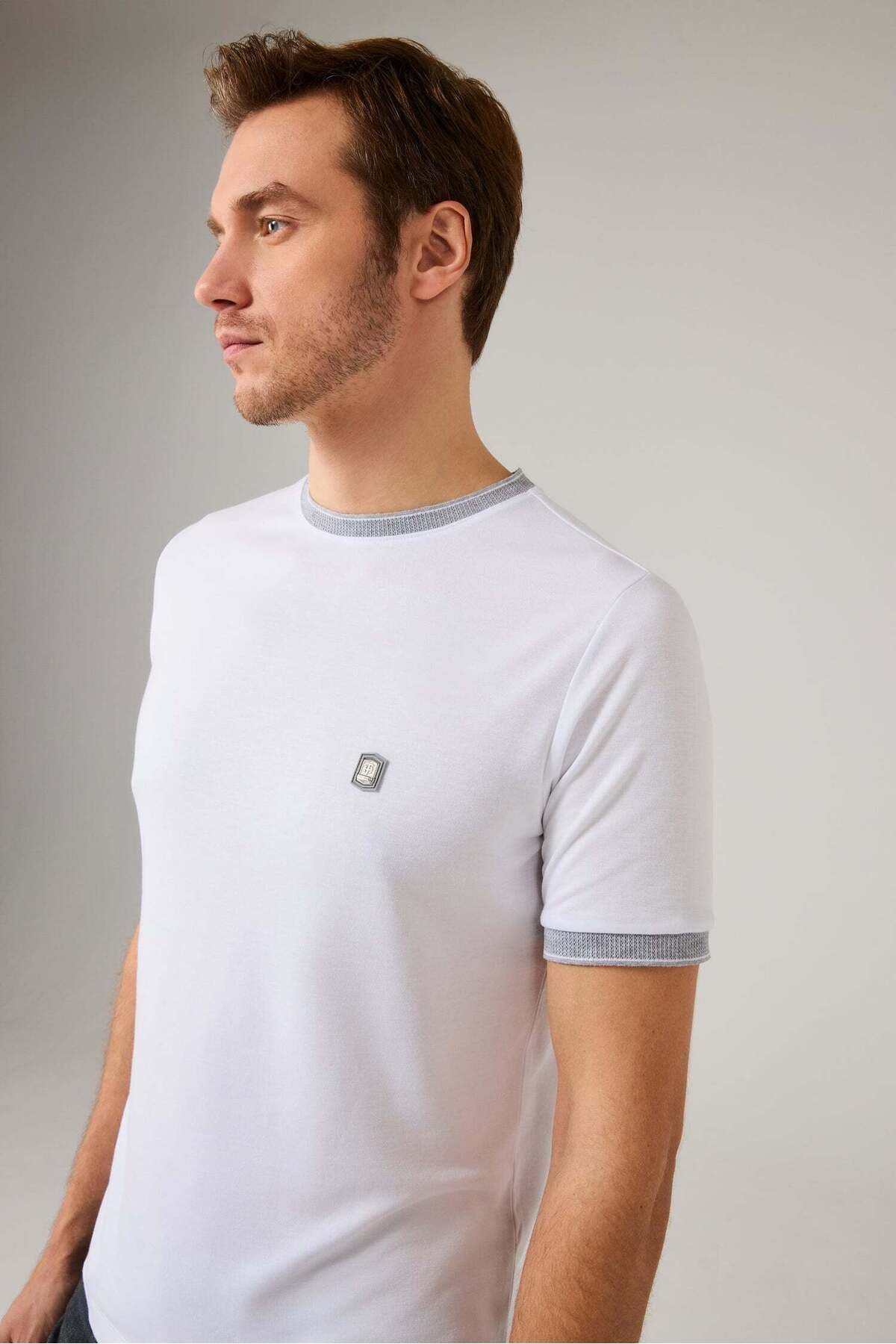 Theodore-The White T-shirt 4