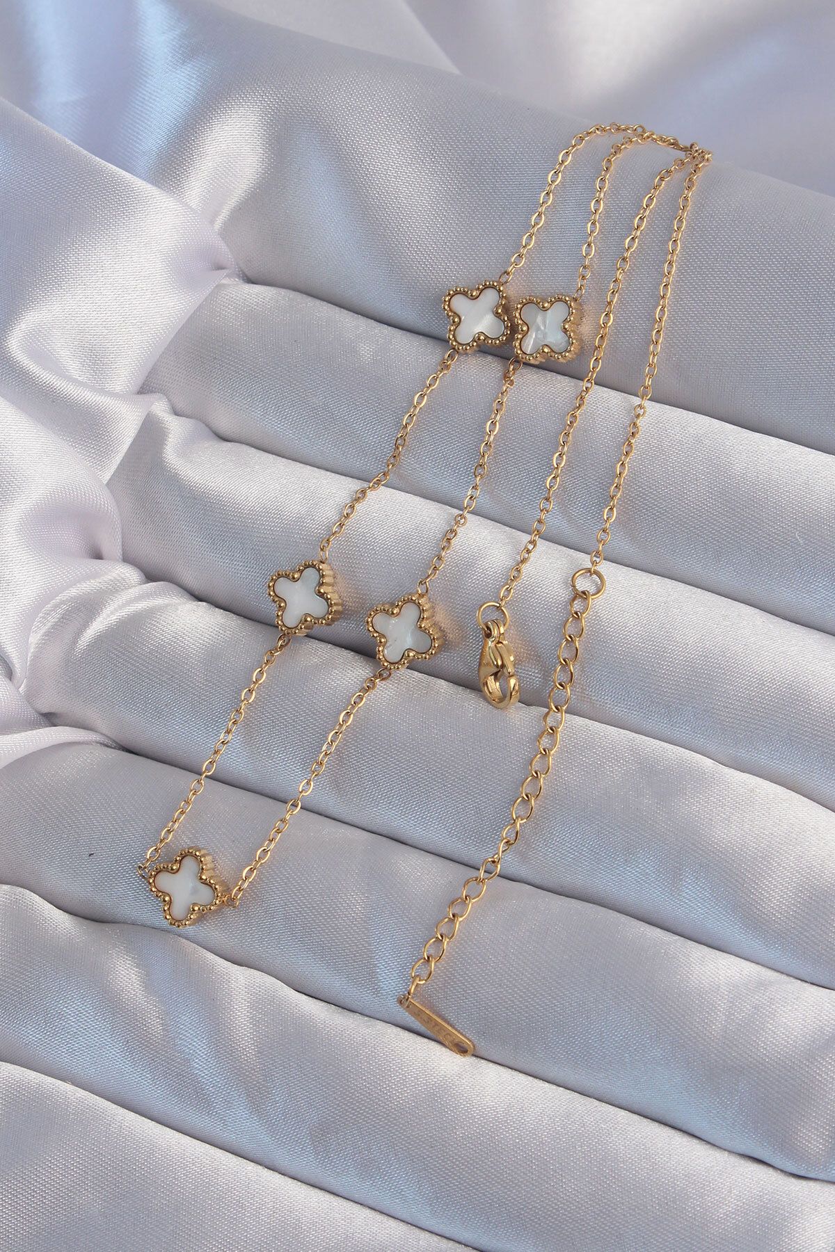 ZUHUDİ-316L Steel Gold Color Minimal White Pearlescent Clover Necklace 2