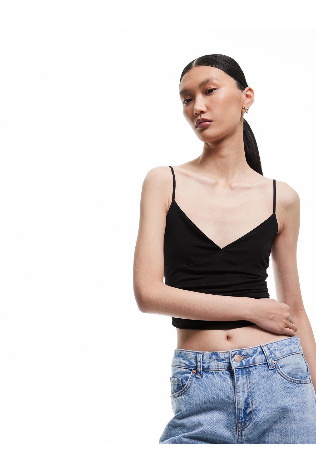 Koton Yeni Sezon Skinny Fit Drapeli V Yaka İnce Askılı Bluz