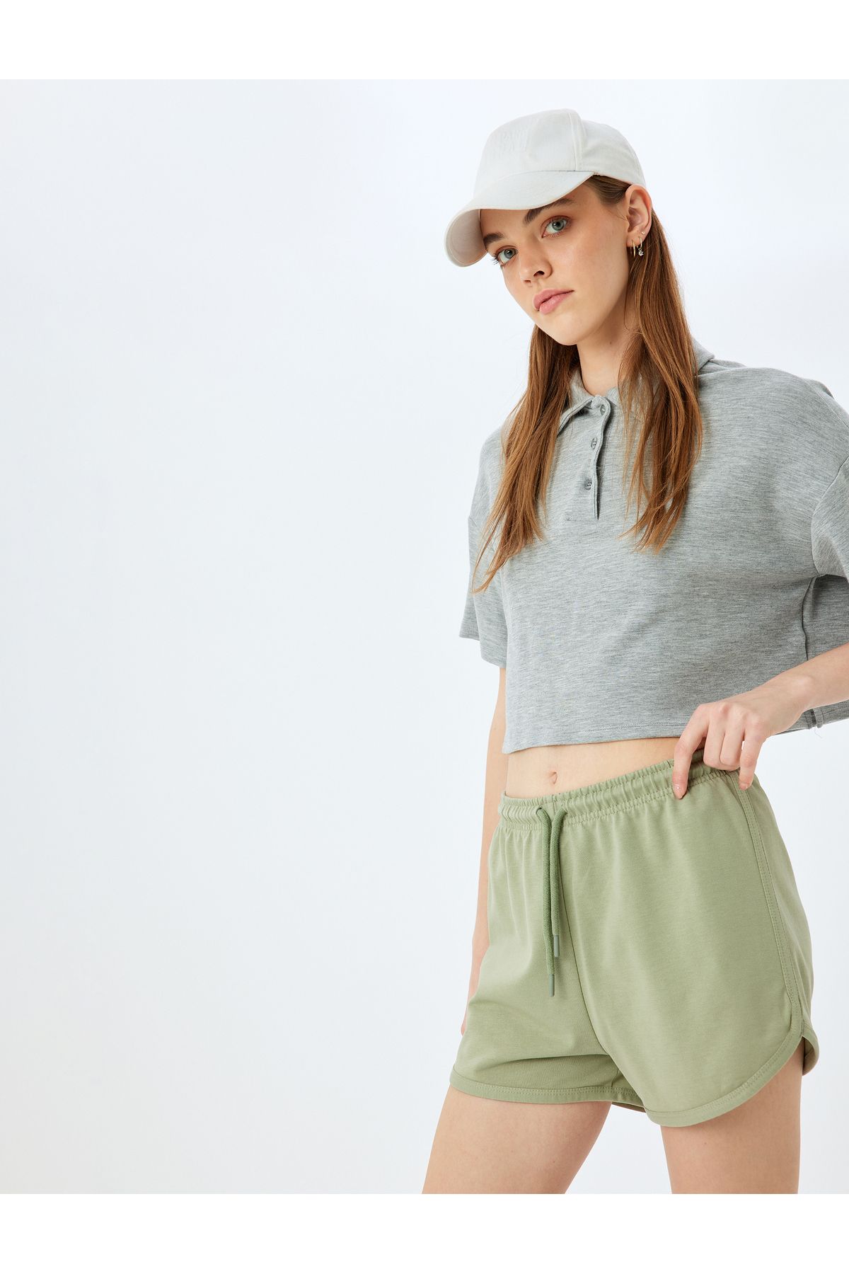 Koton Yeni Sezon Beli Bağcıklı Oversize Mini Şort