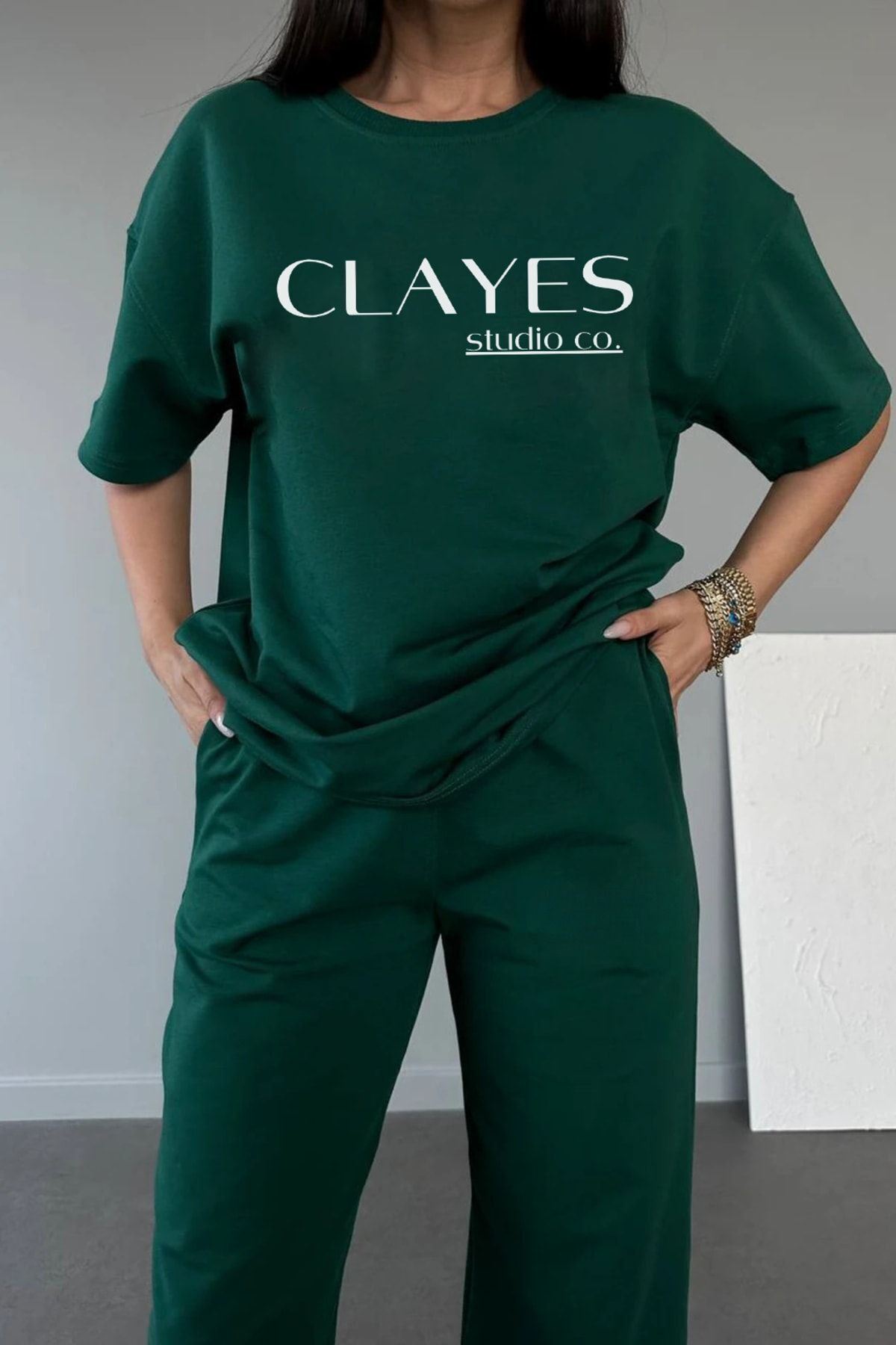 Studio Co Baskılı Nefti Yeşil T-shirt Eşofman Altı Takım - Oversize bisiklet yaka — سبز CLYSSTDTSRTJGGR-CLYS — تصویر 2 از 2
