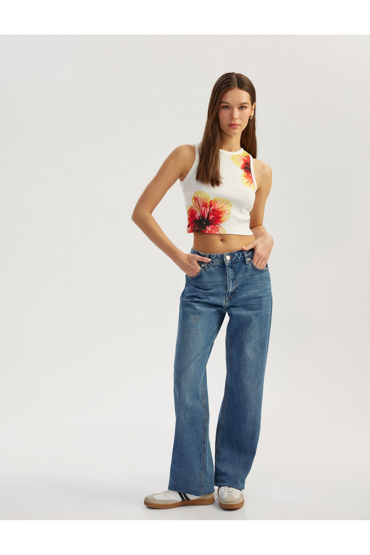 Koton Yeni Sezon Çiçek Baskılı Kolsuz Bisiklet Yaka Slim Fit Üst
